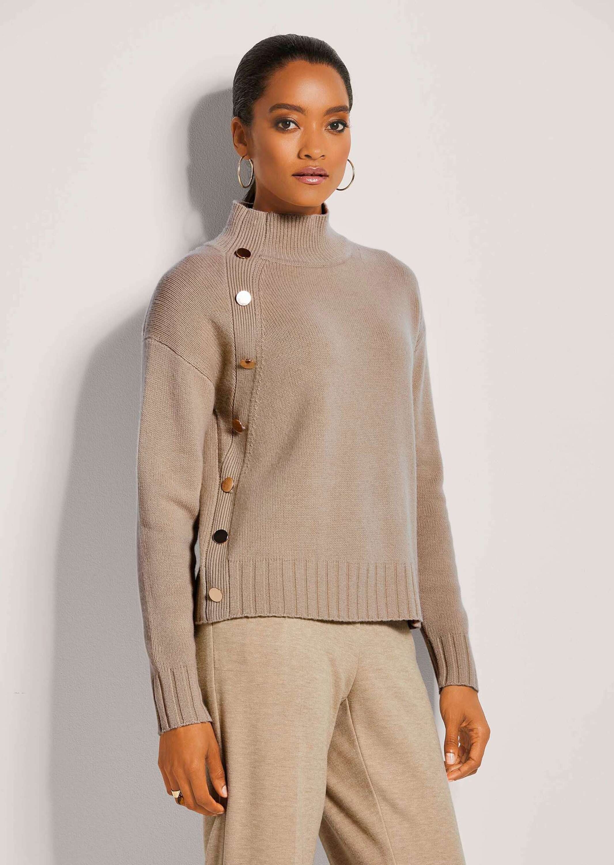 MADELEINE Longpullover »Pullover Stehkragen-Pullover mit Zierknöpfen«