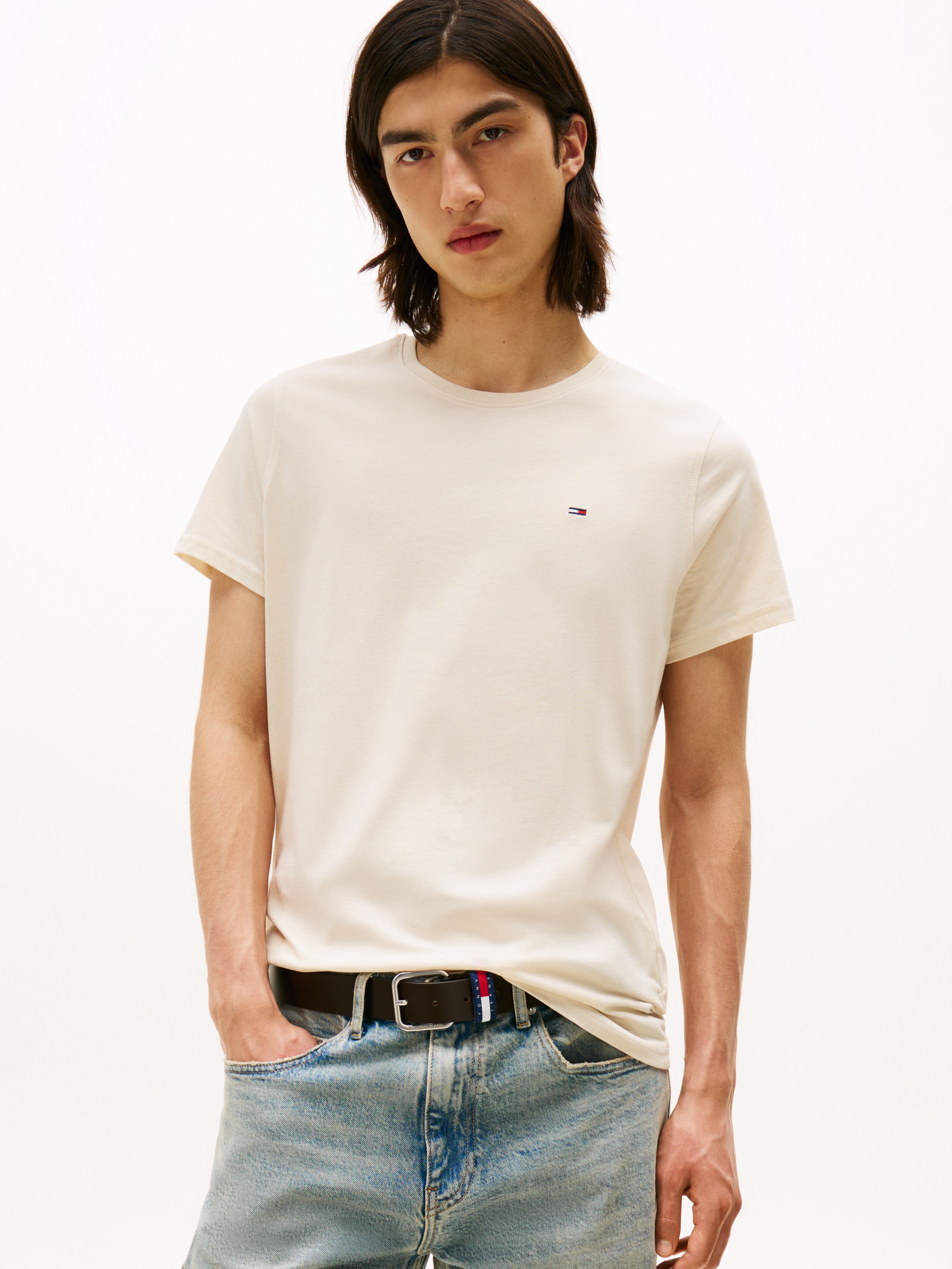Tommy Jeans "TJM ESSENTIAL SOLID TEE" mit Rundhalsausschnitt und dezenter L günstig online kaufen