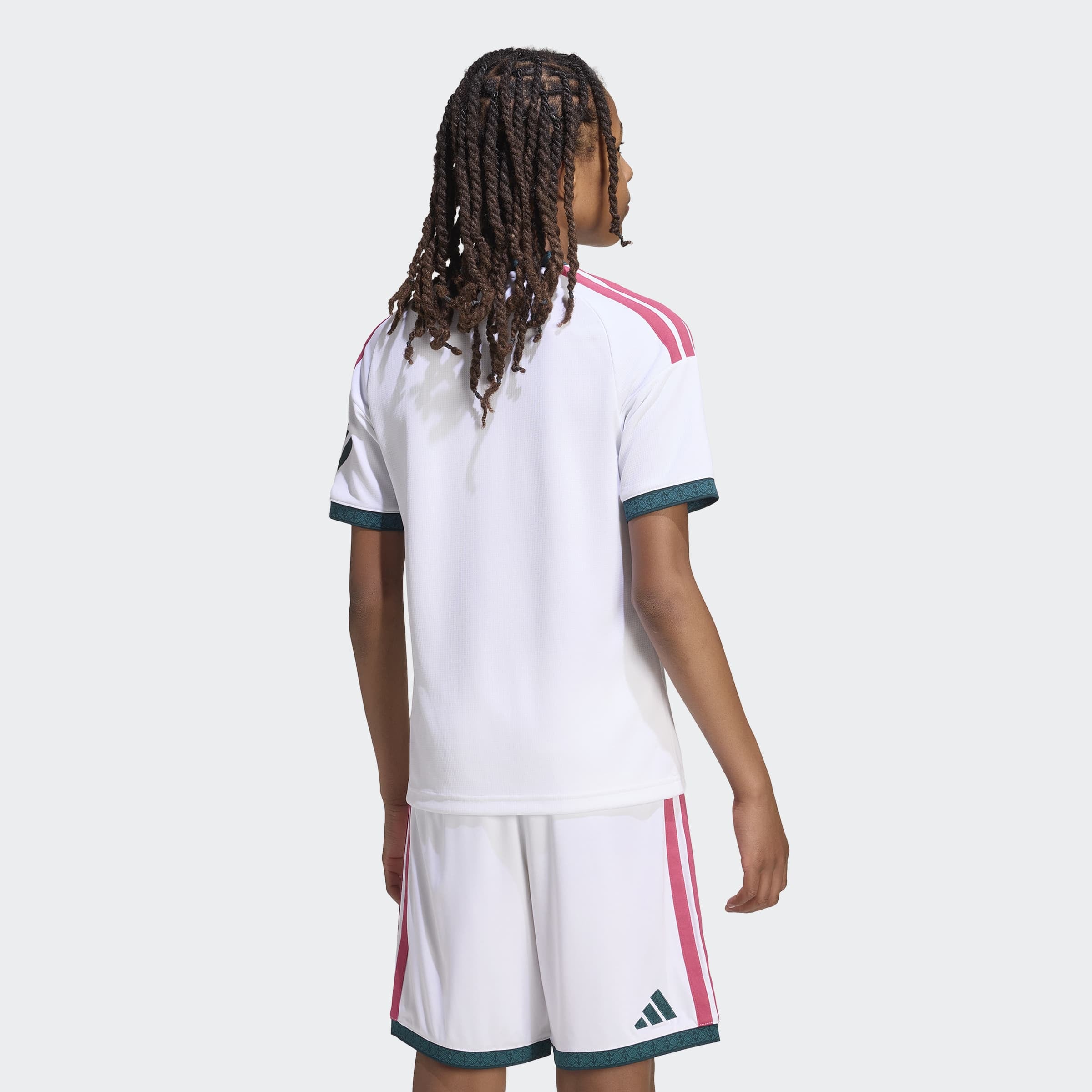 adidas Performance Fußballtrikot »REAL MADRID 26/27 KIDS HEIMTRIKOT« mit Rundhalsausschnitt, mit Climacool Technologie