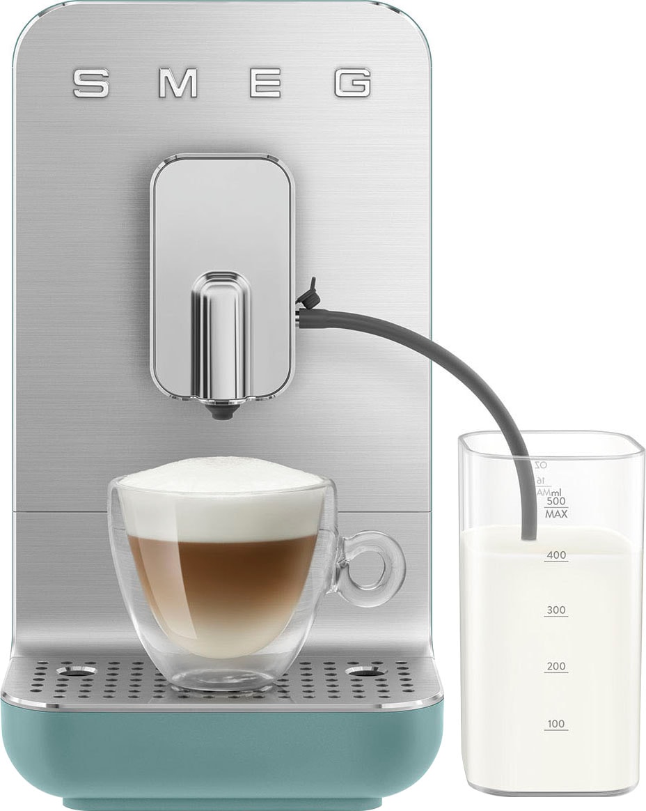 "SMEG Kaffeevollautomat ""BCC13WHMEU"", grün (emerald grün), B:43,3cm H:18cm T:33,6cm, Kaffeevollautomaten, inkl. Milchbehälter, Kaffeevollautomat"