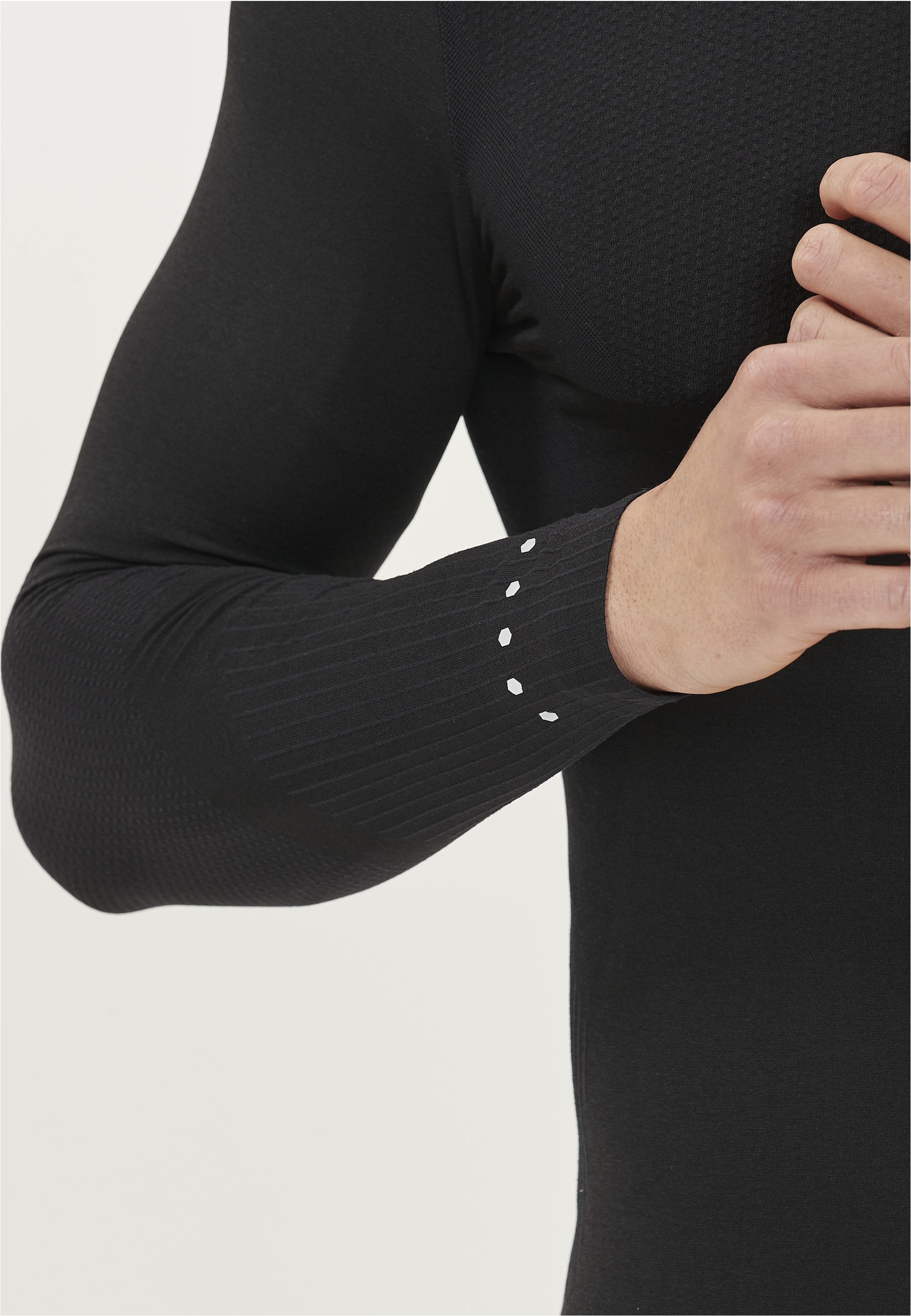 ENDURANCE Funktionsshirt »Jaro«, (1 tlg.), mit maximaler Bewegungsfreiheit