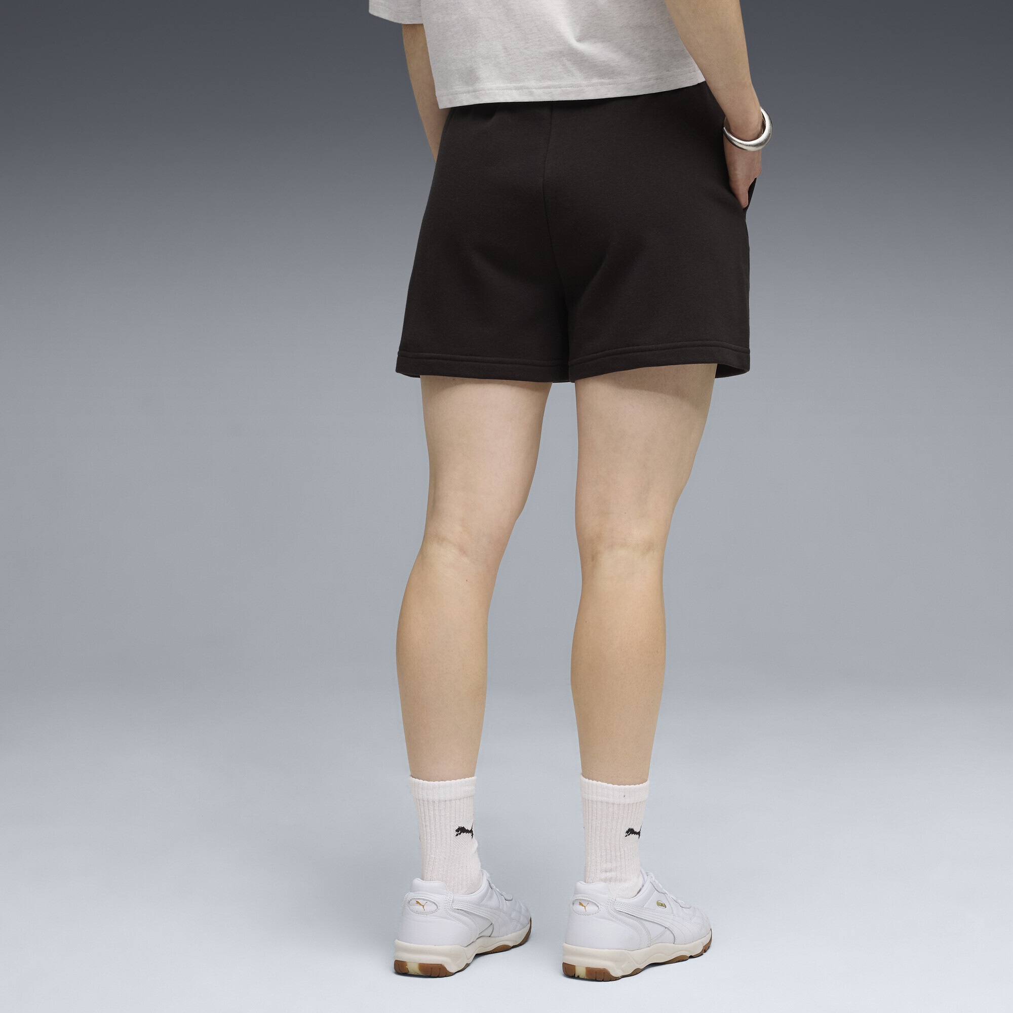 PUMA Sporthose »Wardrobe Essentials Relaxed Shorts Damen«