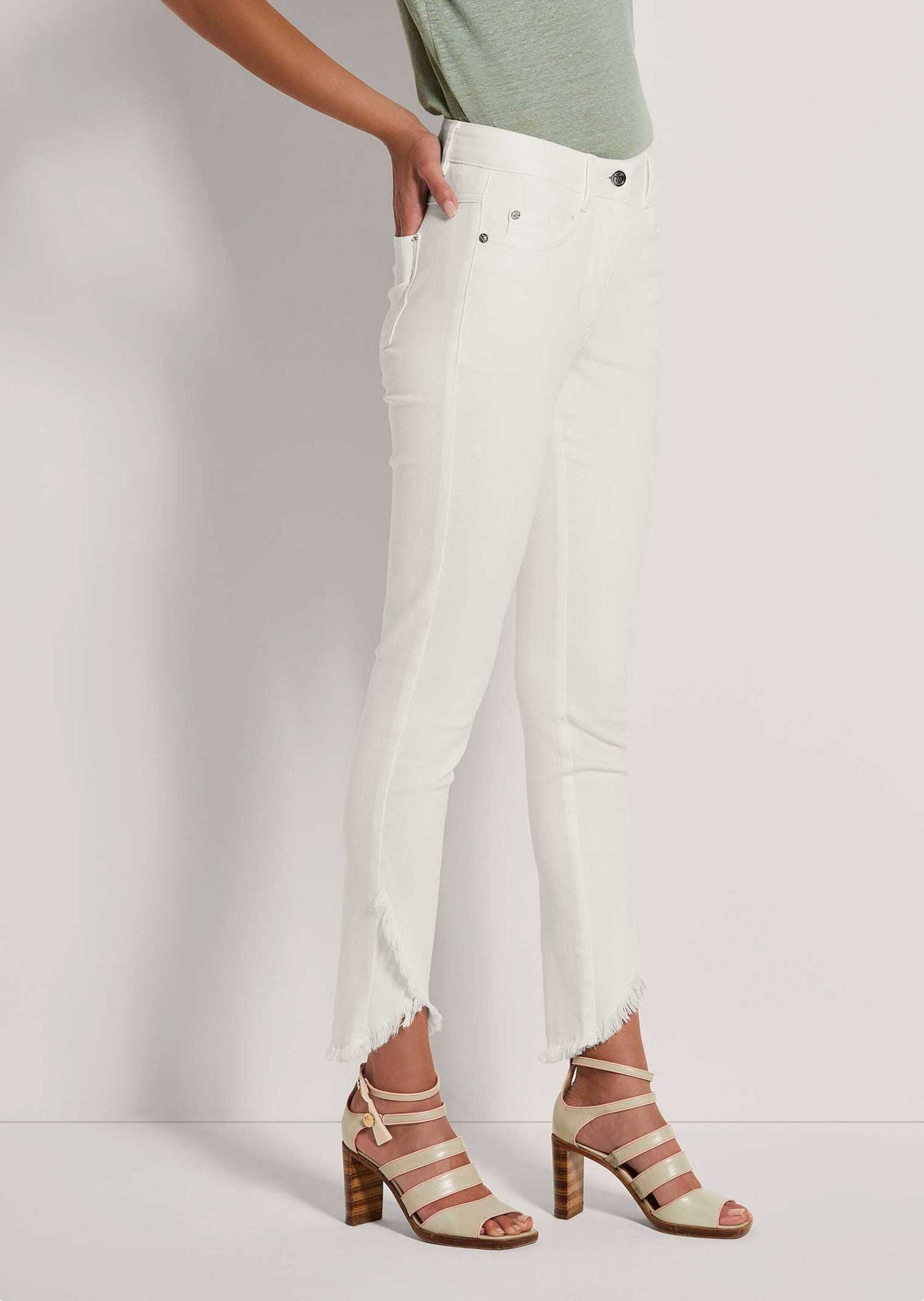 MADELEINE Regular-fit-Jeans »Jeans Verkürzte 5-Pocket-Hose mit Fransen« abgeschrägter Fransensaum