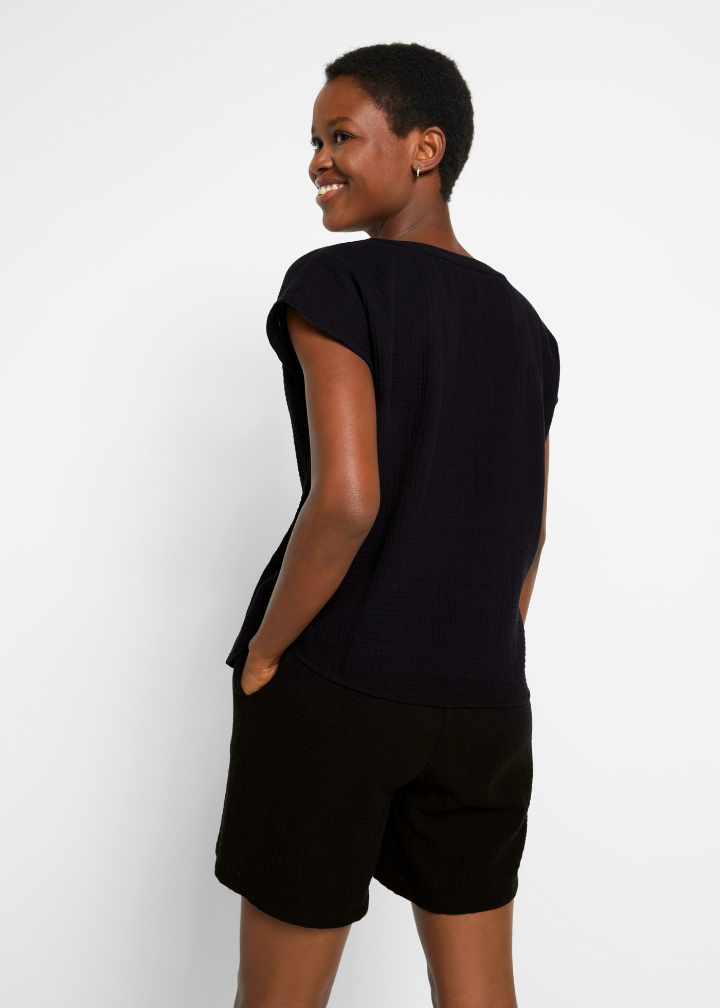 bonprix Shirtbluse »Musselin-Blusentop aus reiner Baumwolle« Oversize-Passform, mit V-Ausschnitt, aus Baumwolle