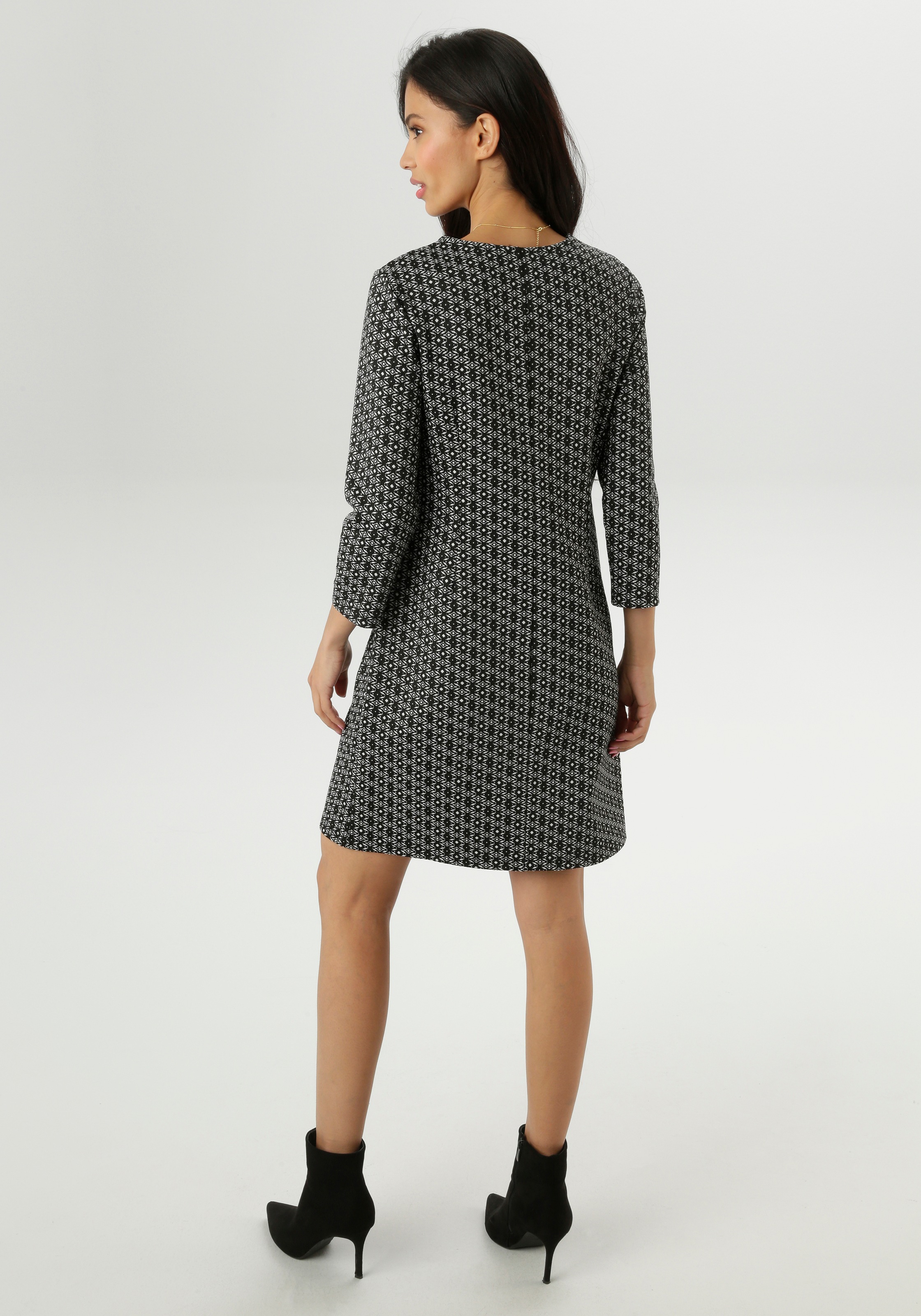 Aniston SELECTED Etuikleid Faketaschen mit grafischer Jacquardmusterung günstig online kaufen