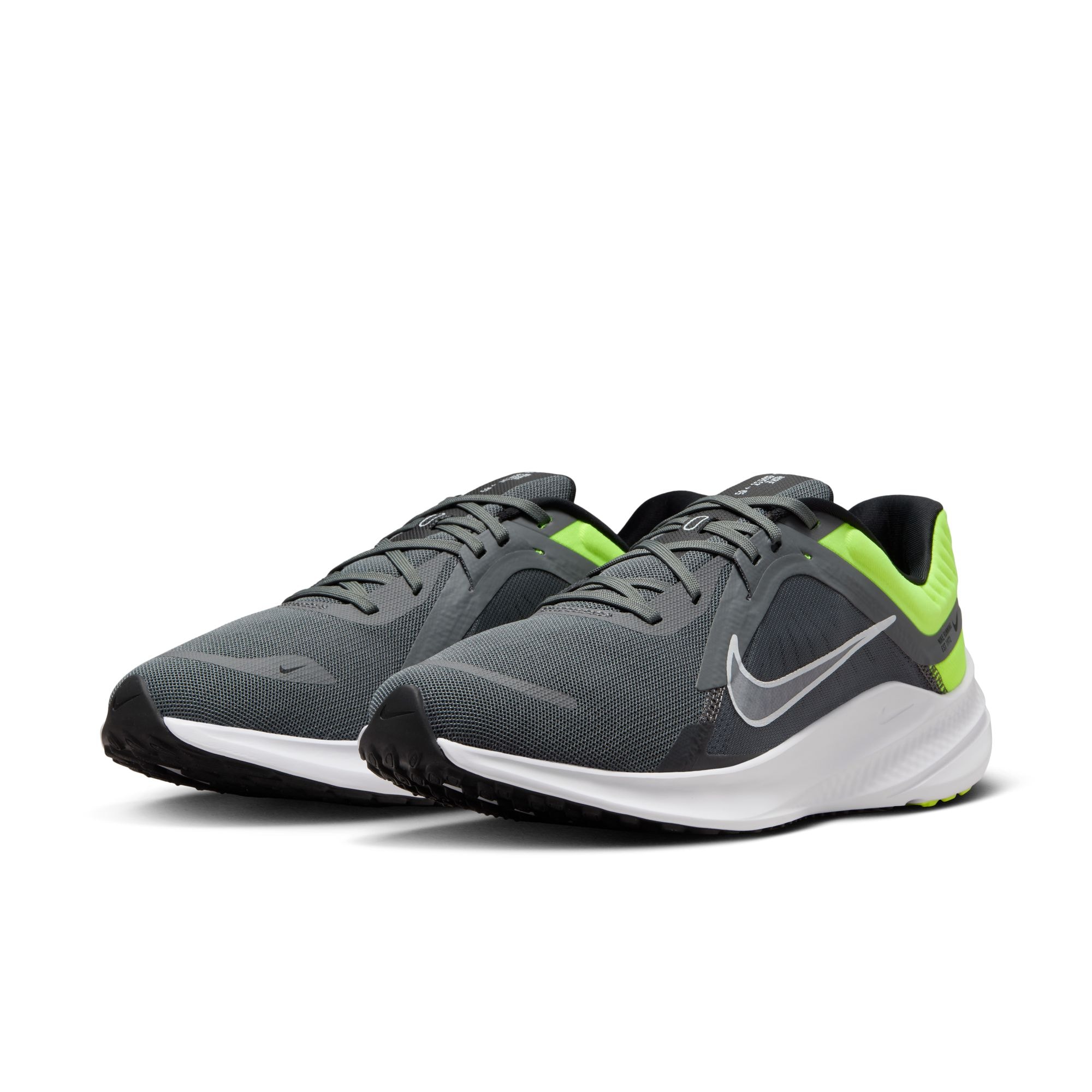 Nike Bėgimo bateliai »QUEST 5«