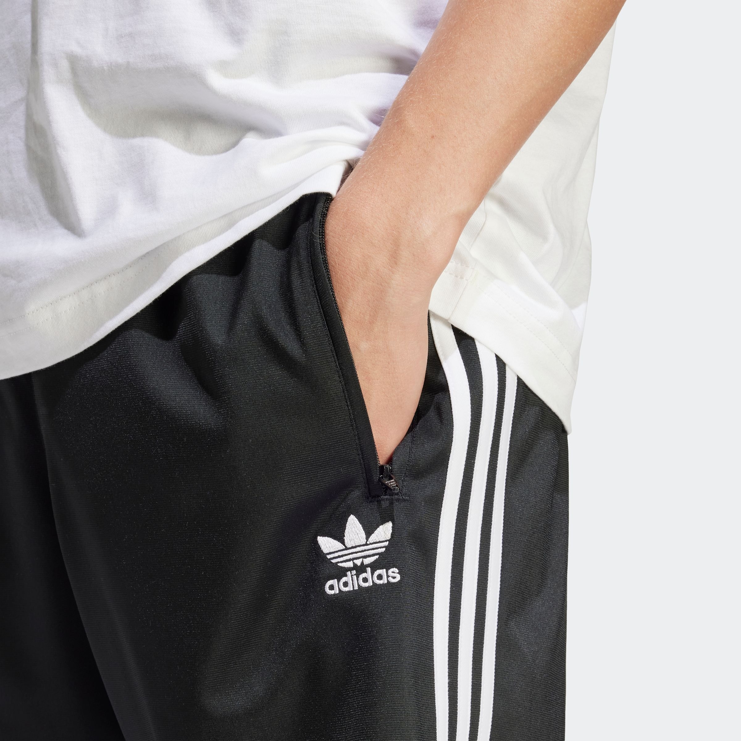 adidas Originals Shorts »FIREBIRD SHORT«, (1 tlg.), Trainingsshorts
