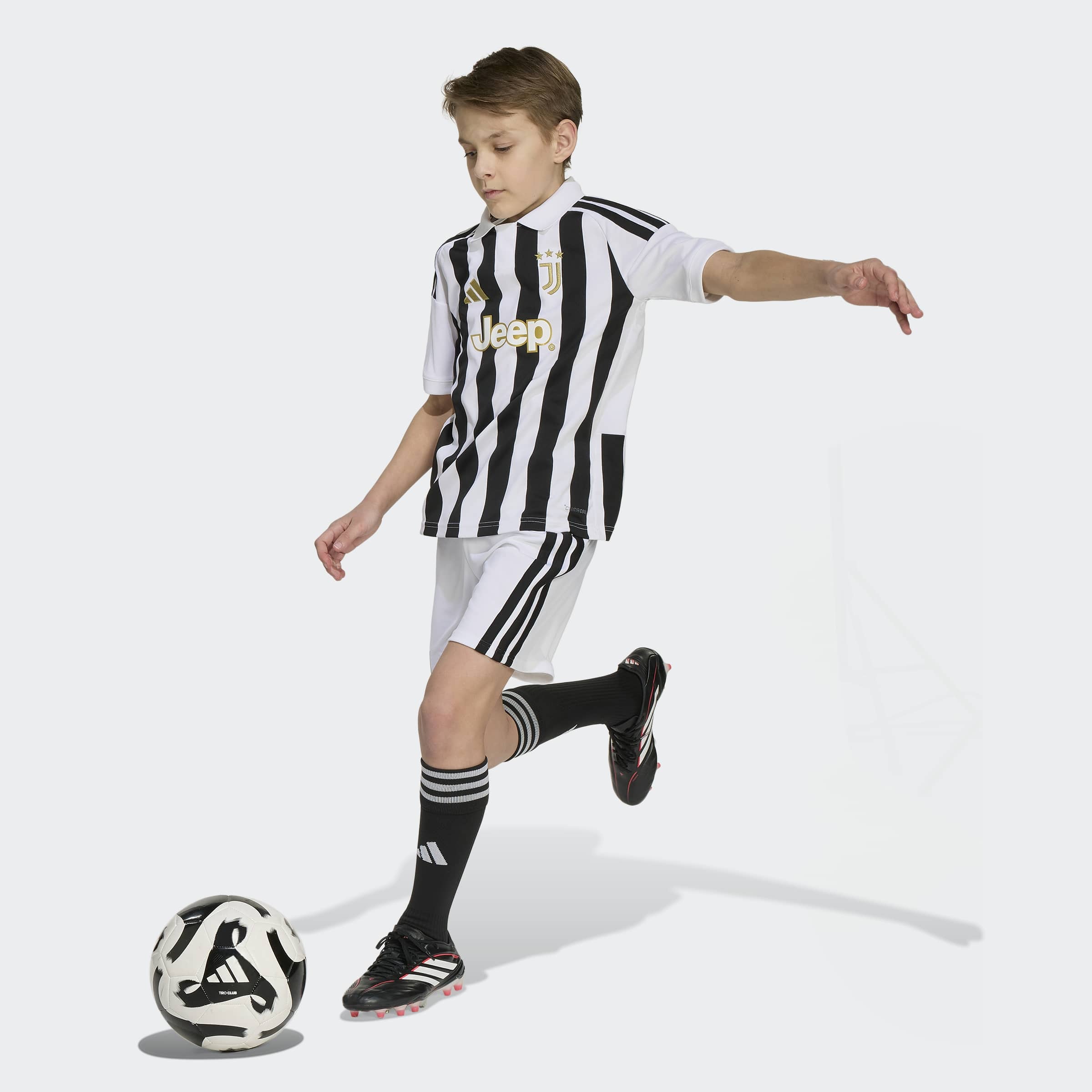 adidas Performance Fußballtrikot »JUVE H JSY Y« mit Climacool Technologie, mit traditionellem Kragen, mit 3-Streifen