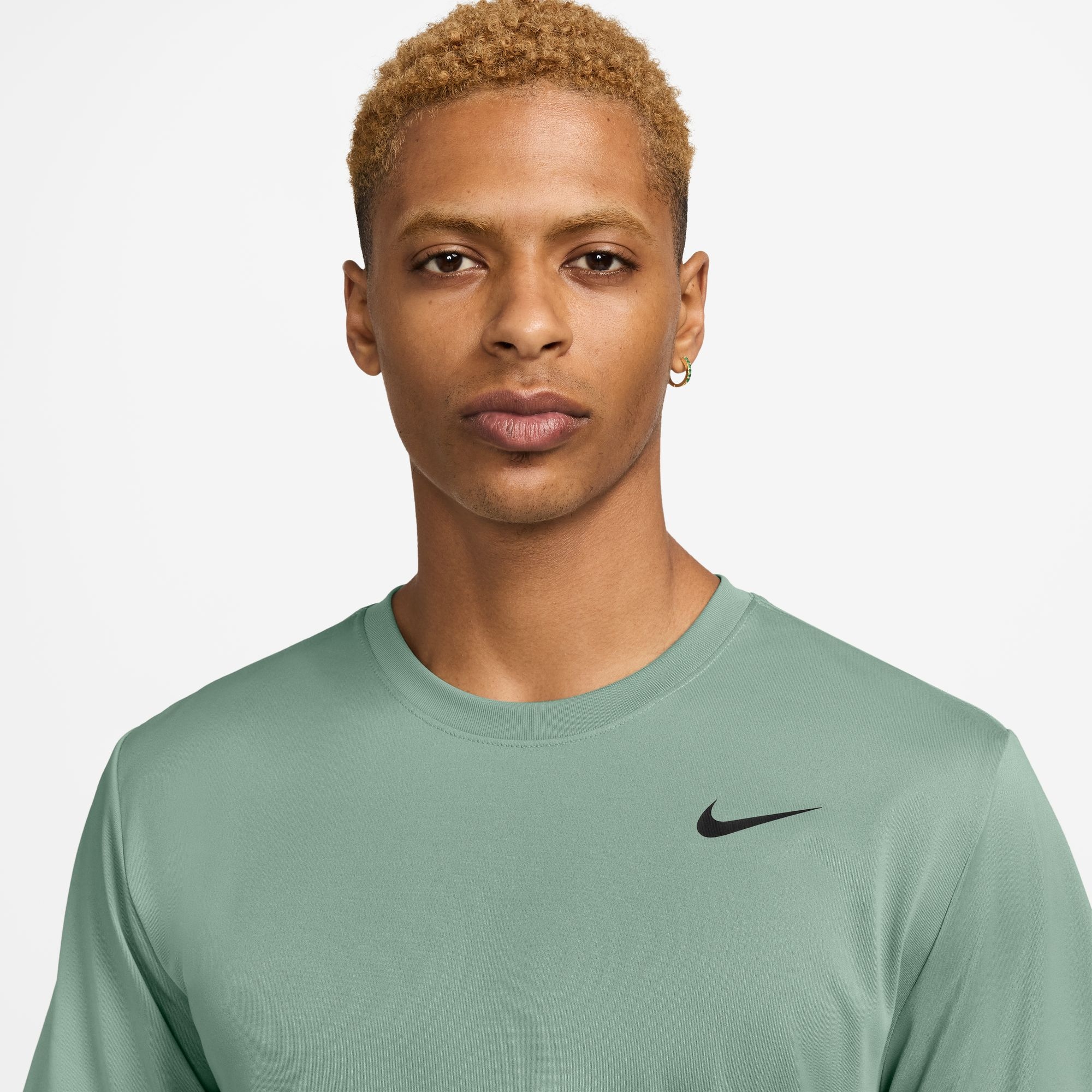 Nike Trainingsshirt »DRI-FIT LEGEND MEN'S FITNESS T-SHIRT« lockere Passform, Kurzarm, für vielseitige sportliche Aktivitäten