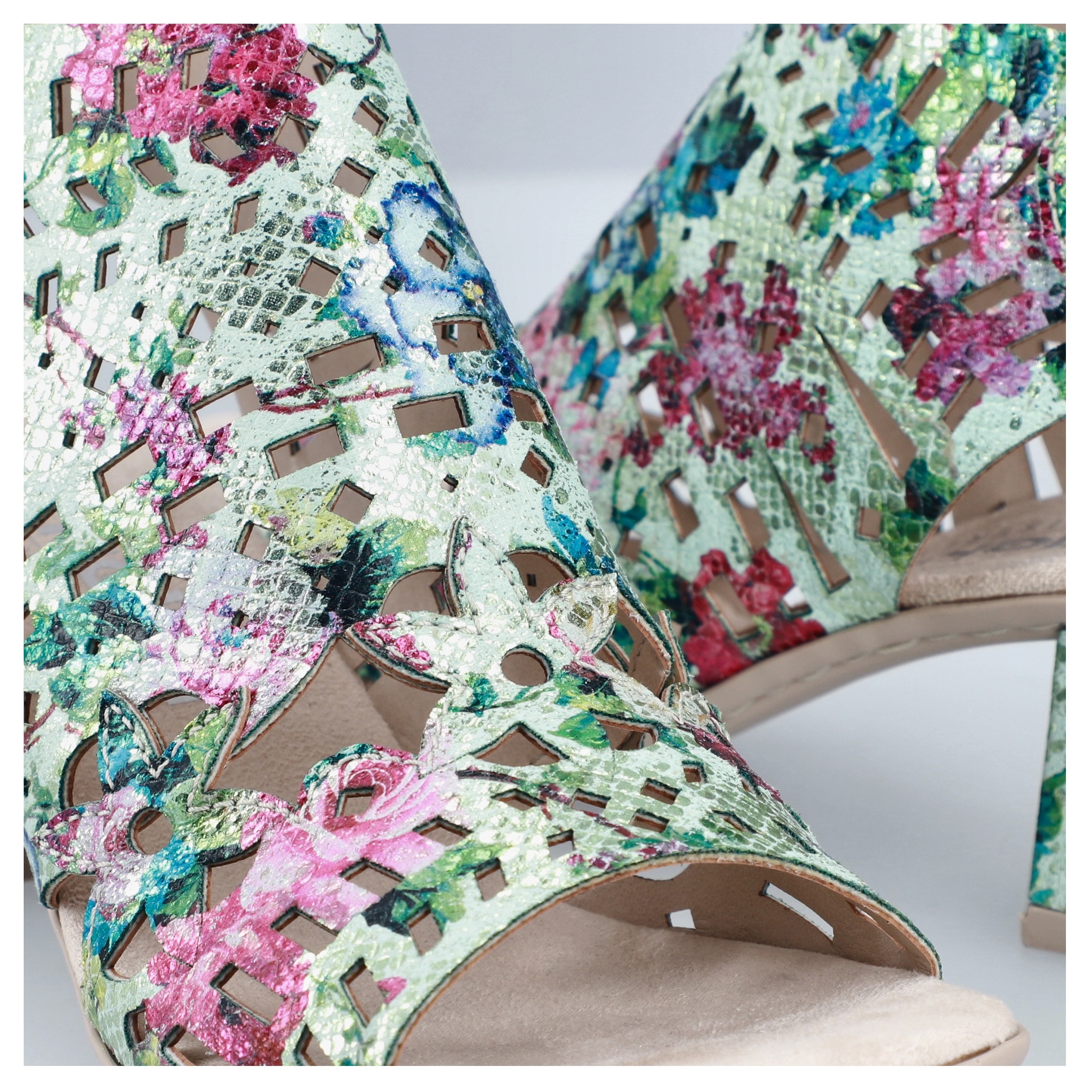 Rieker Sandalette  Sommerschuh, Sandale, Blockabsatz, mit modischer Schaftgestaltung