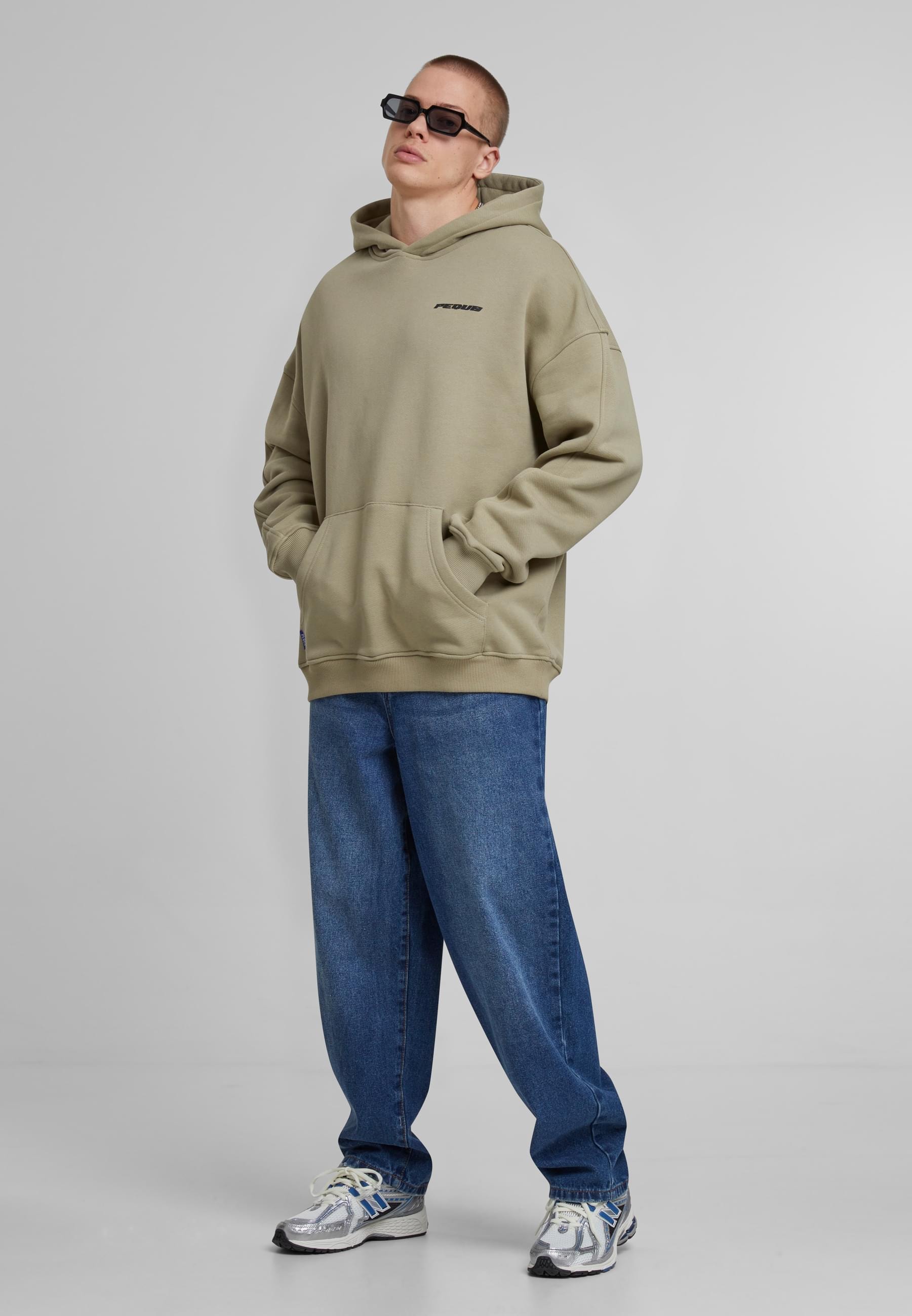 PEQUS Kapuzensweatshirt »PEQUS PEQUS Plágia Chest Logo Hoodie«, (1 tlg.)