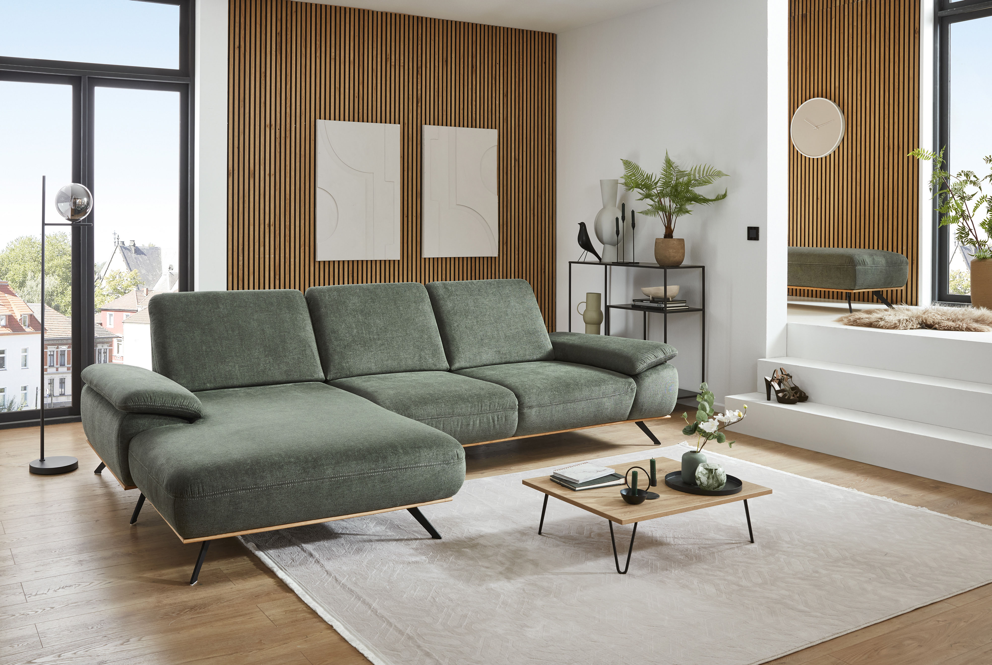 Die PlanBar Ecksofa "ZE-EM18063, Breite 322 cm" wahlweise mit Sitztiefen- und Armteilverstellung