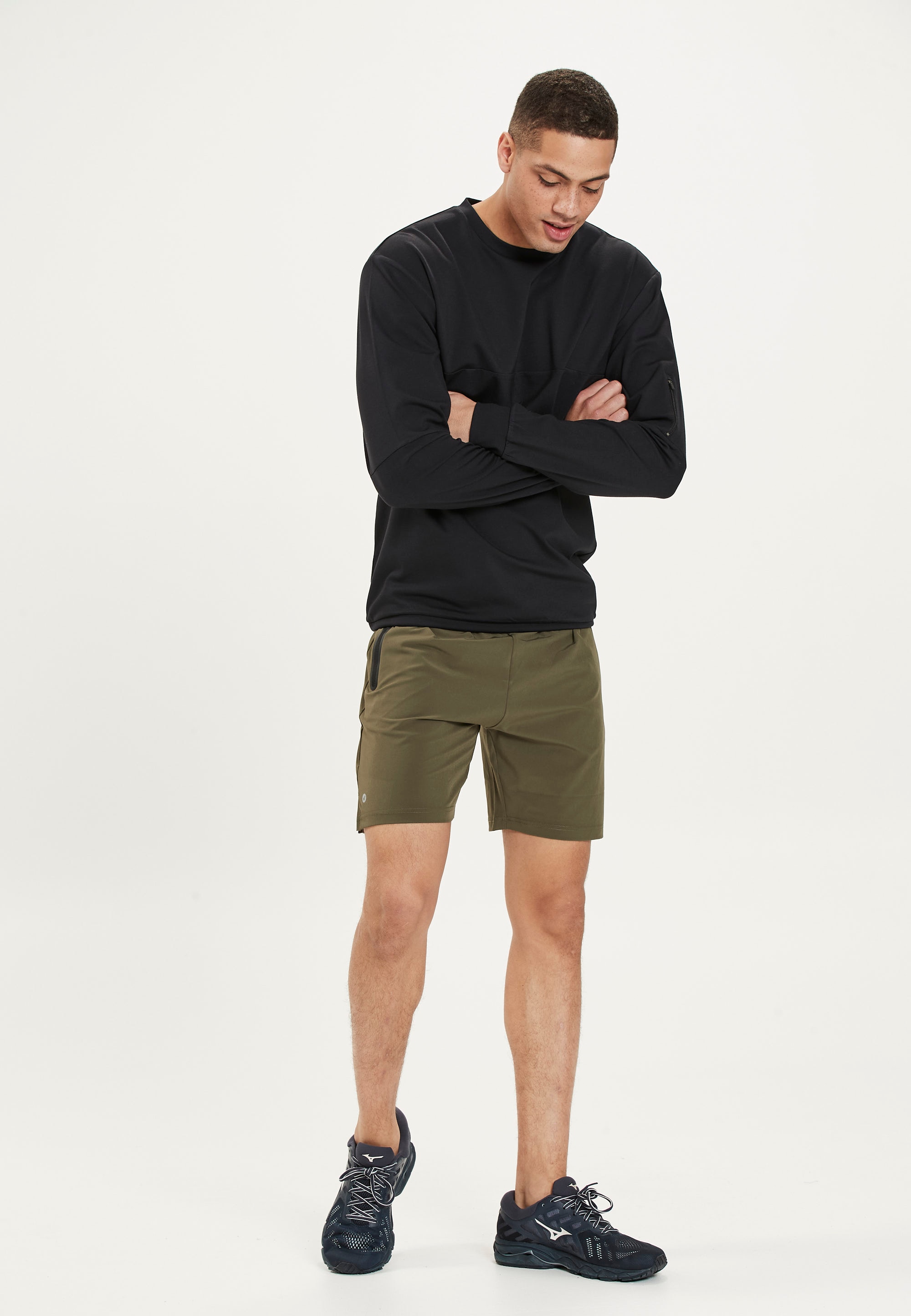 Virtus Sweatshirt »Leislon M Crew Neck«, mit praktischer Ärmeltasche