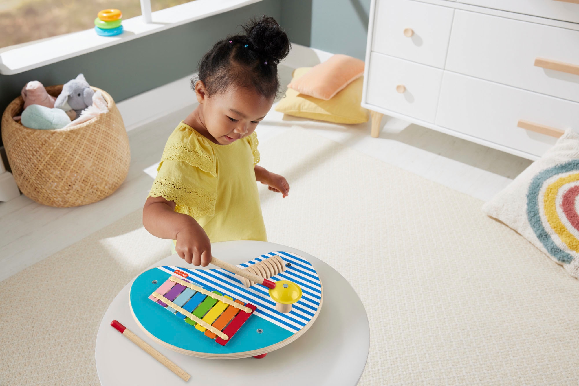 Fisher-Price® Spielzeug-Musikinstrument »Holz-Musiktisch mit Percussion-Instrumenten«