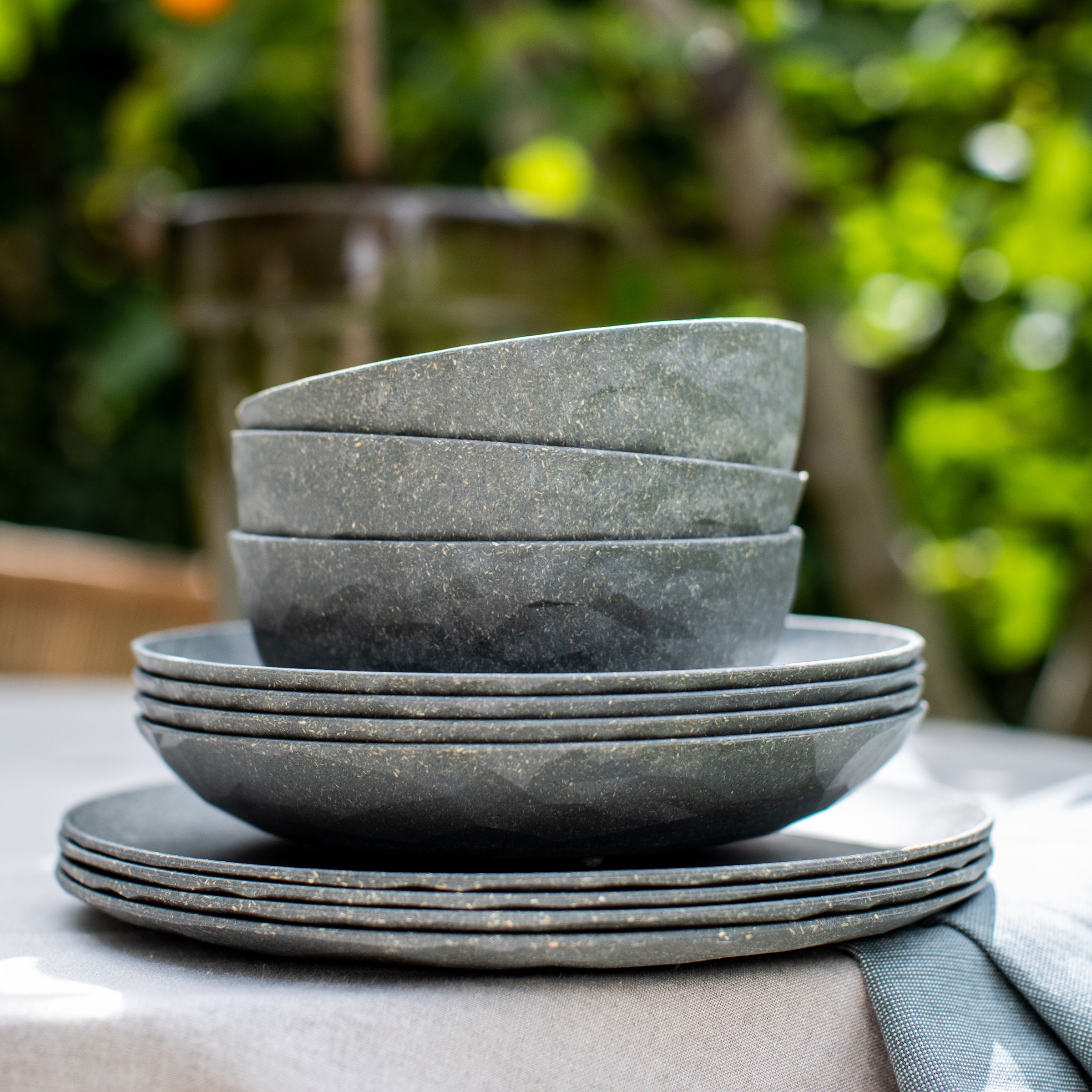 KOZIOL Schale »CLUB BOWL«, 4 tlg., aus Kunststoff, biozirkulärem Material,spülmaschinengeeignet,melaminfrei,recycelbar