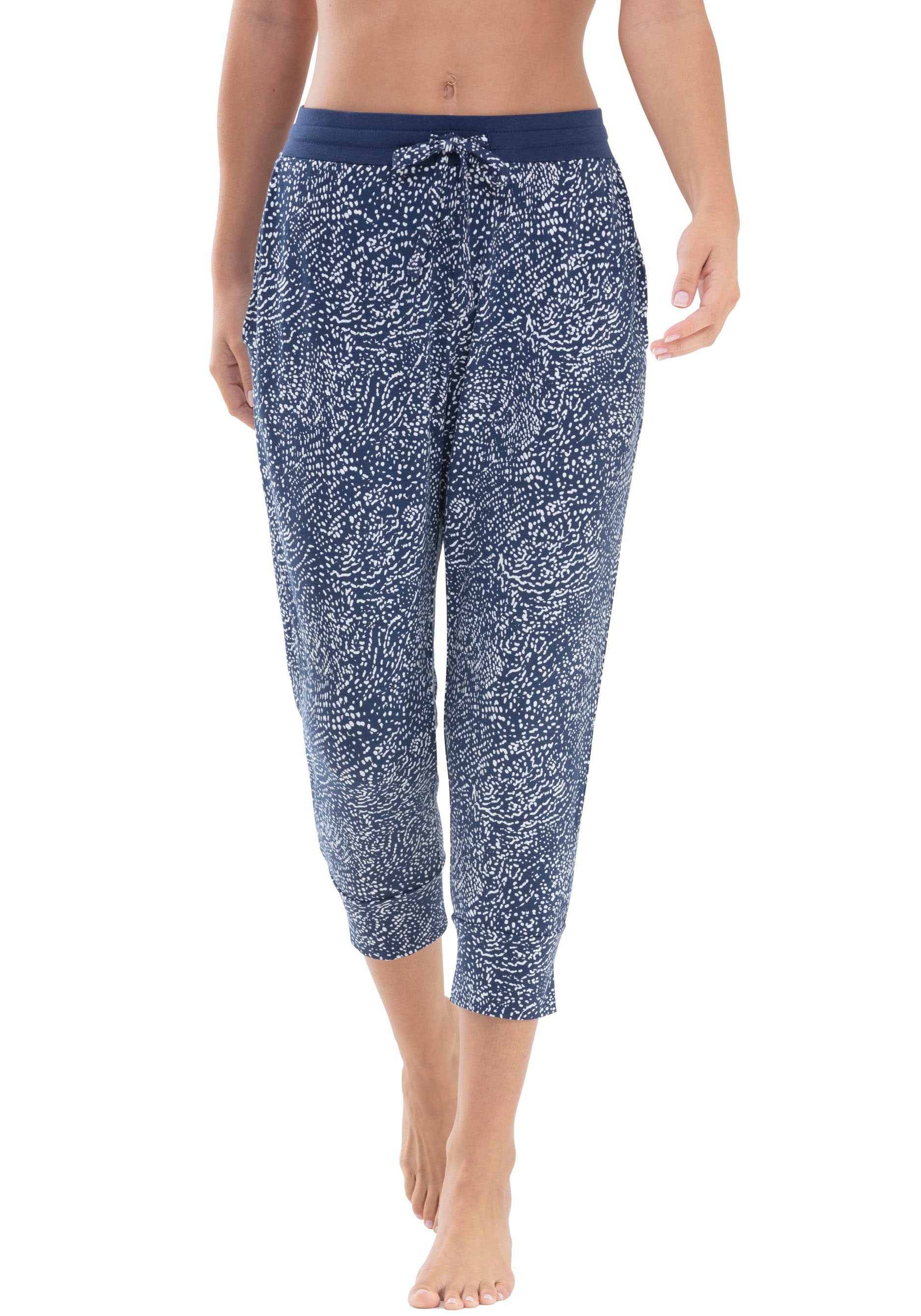 Mey Capri-Pyjama, (Set, 2 tlg.), online BAUR bestellen schlichtem und | gemusterter Hose mit Oberteil