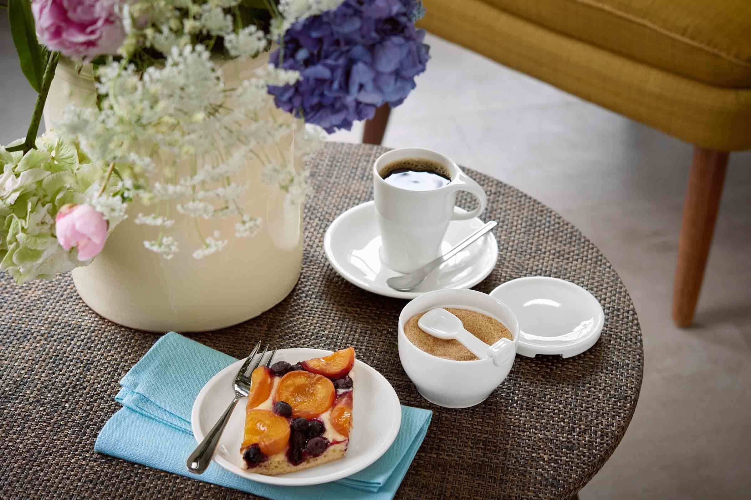 Villeroy & Boch Tasse »Café au Lait-Tassen mit Untertassen Artesano Original 260 ml 6er Set weiß«