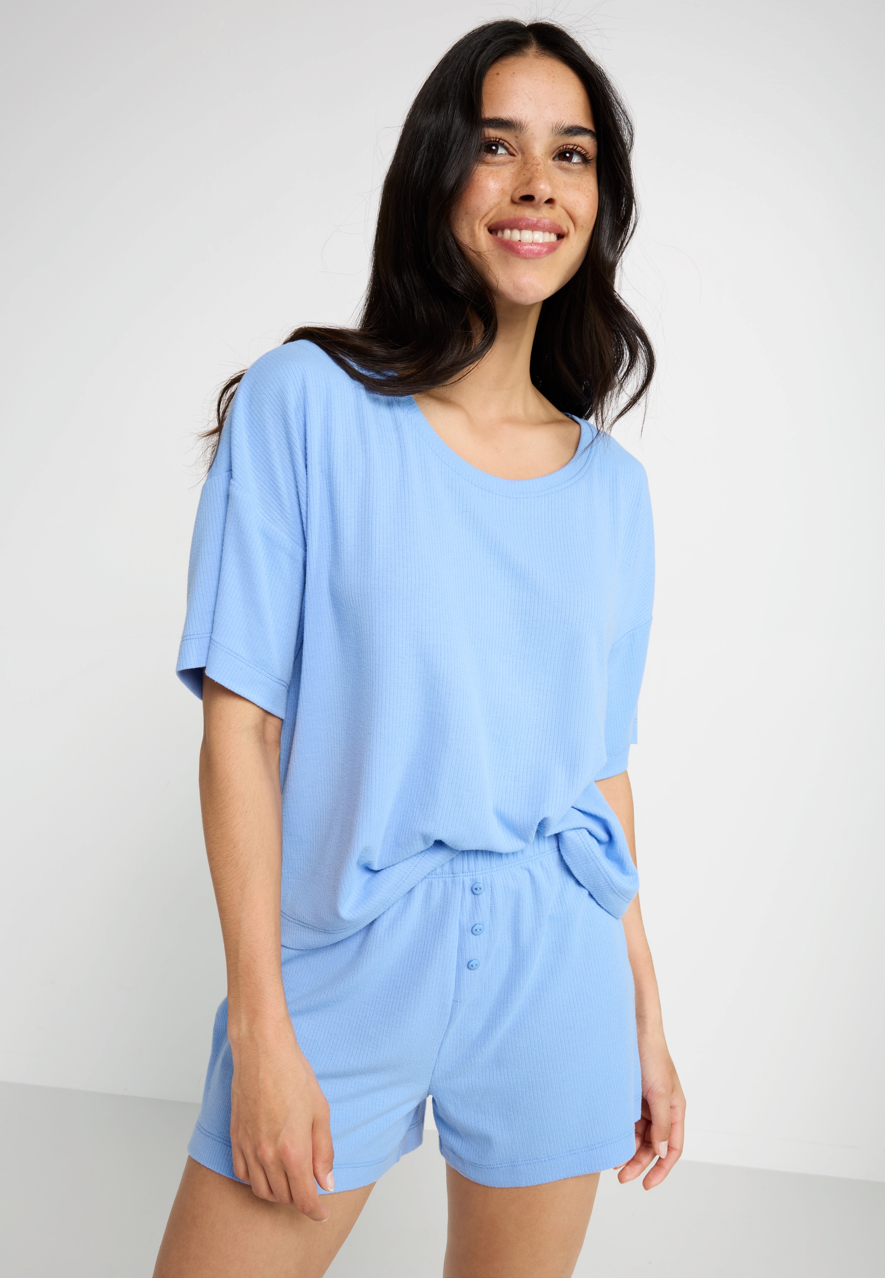 LSCN by LASCANA Shorty, (2 tlg.), mit kleiner Zierknopfleiste