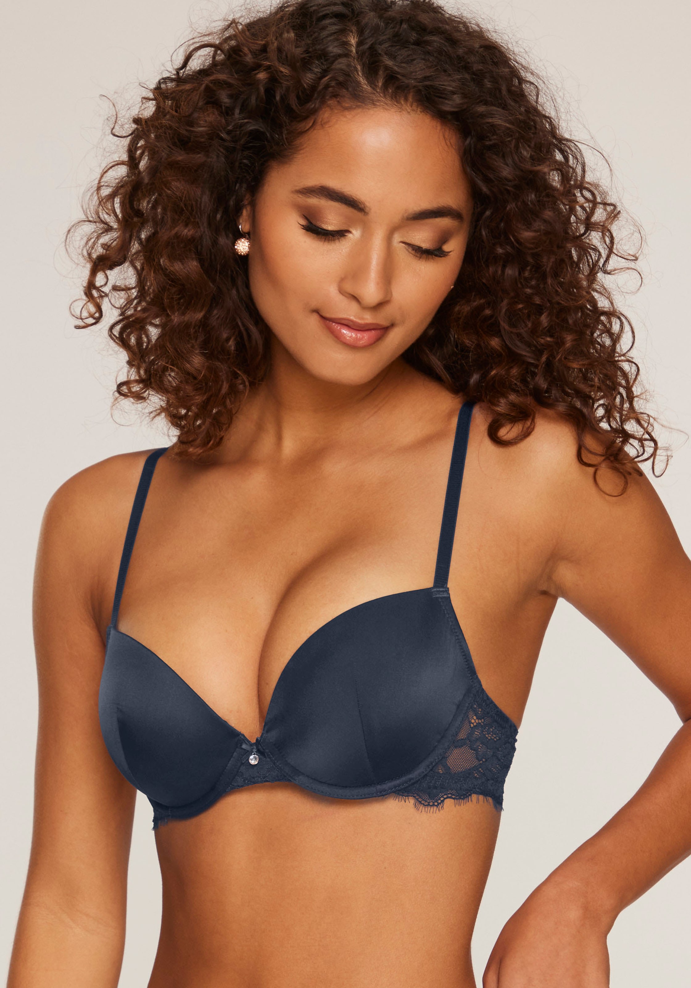 LASCANA Push-up-BH »Alana«, aus edler Qualität mit hohem Seidenanteil und floraler Spitze, Dessous