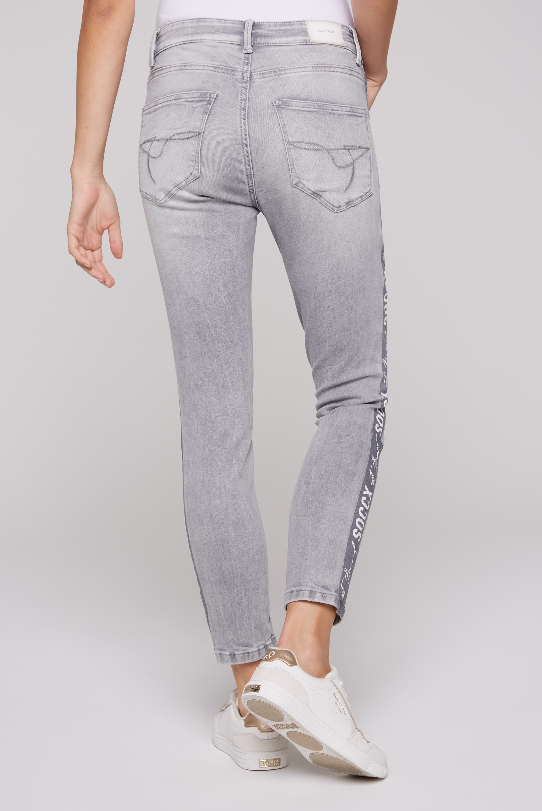 SOCCX Slim-fit-Jeans, mit verkürztem Bein