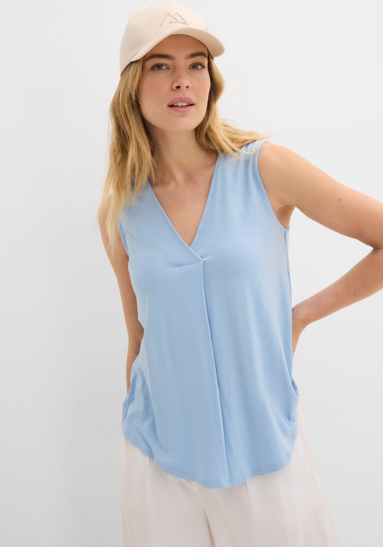 bonprix Shirttop bequeme Passform, aus Viskose-Mix, V-Ausschnitt