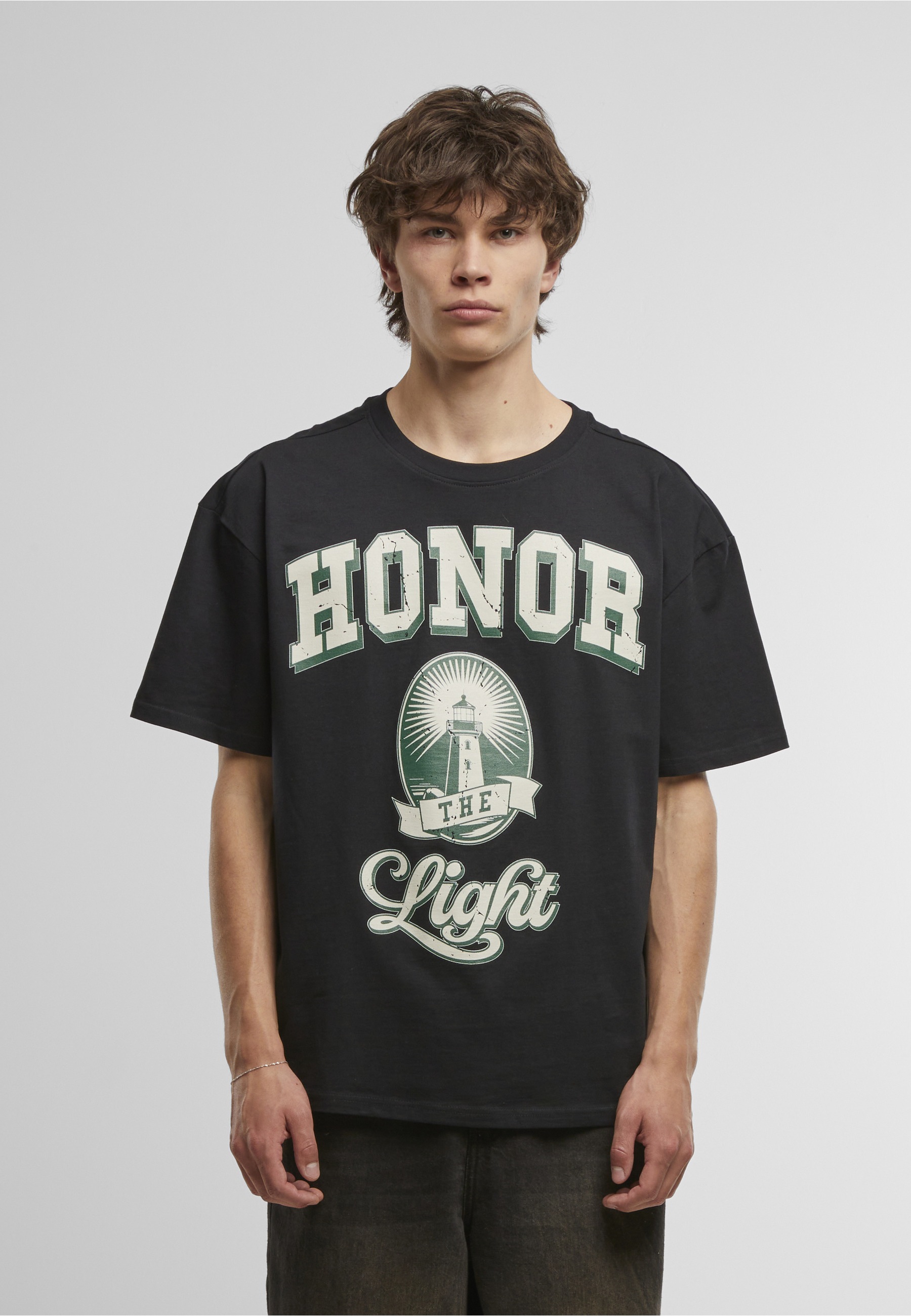 MisterTee T-Shirt »MisterTee Honor The Light Oversize Tee« 1