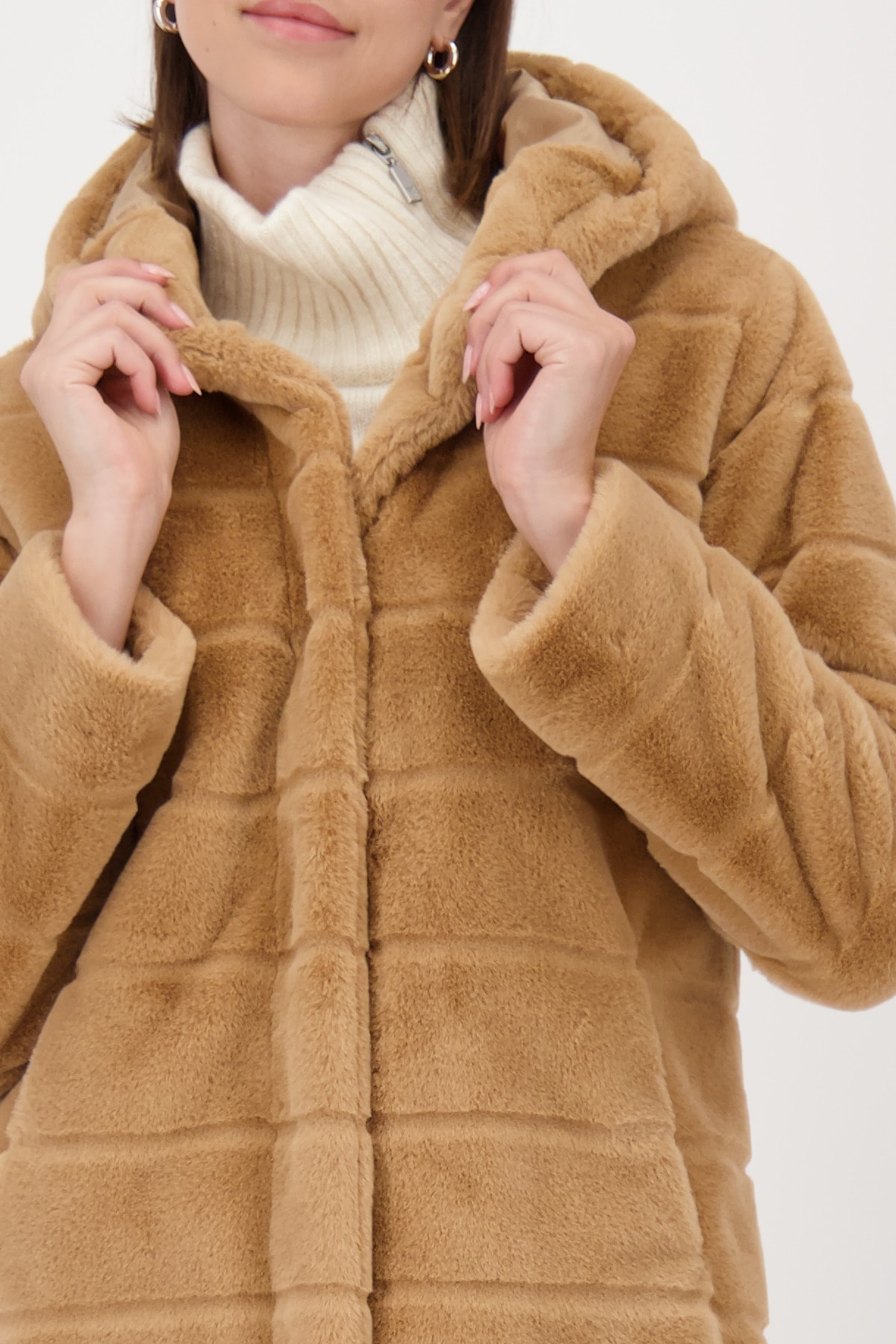 Monari Fellimitatmantel Regular fit mit Rundhalsausschnitt und Kapuze