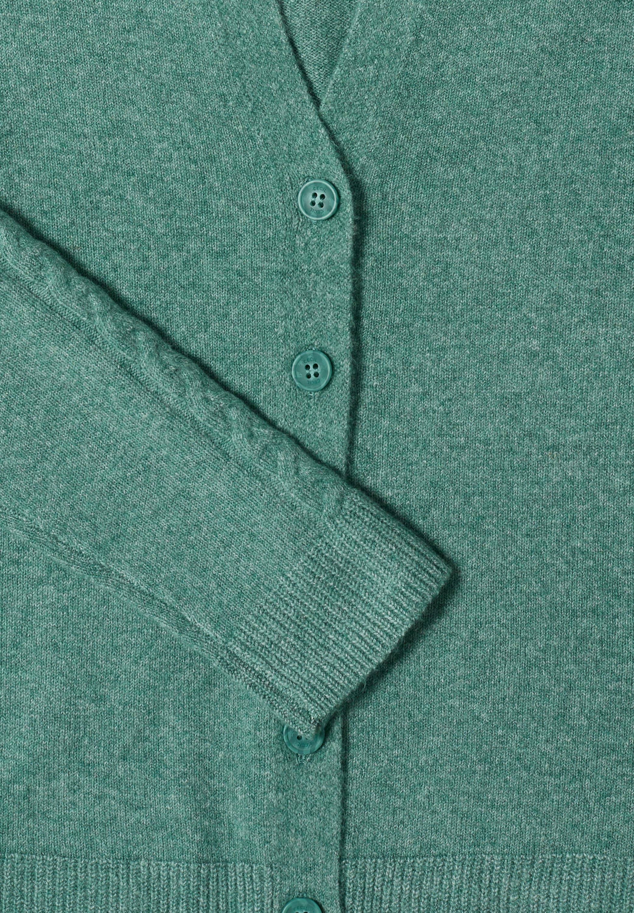 Cecil Cardigan, mit Knopfleiste