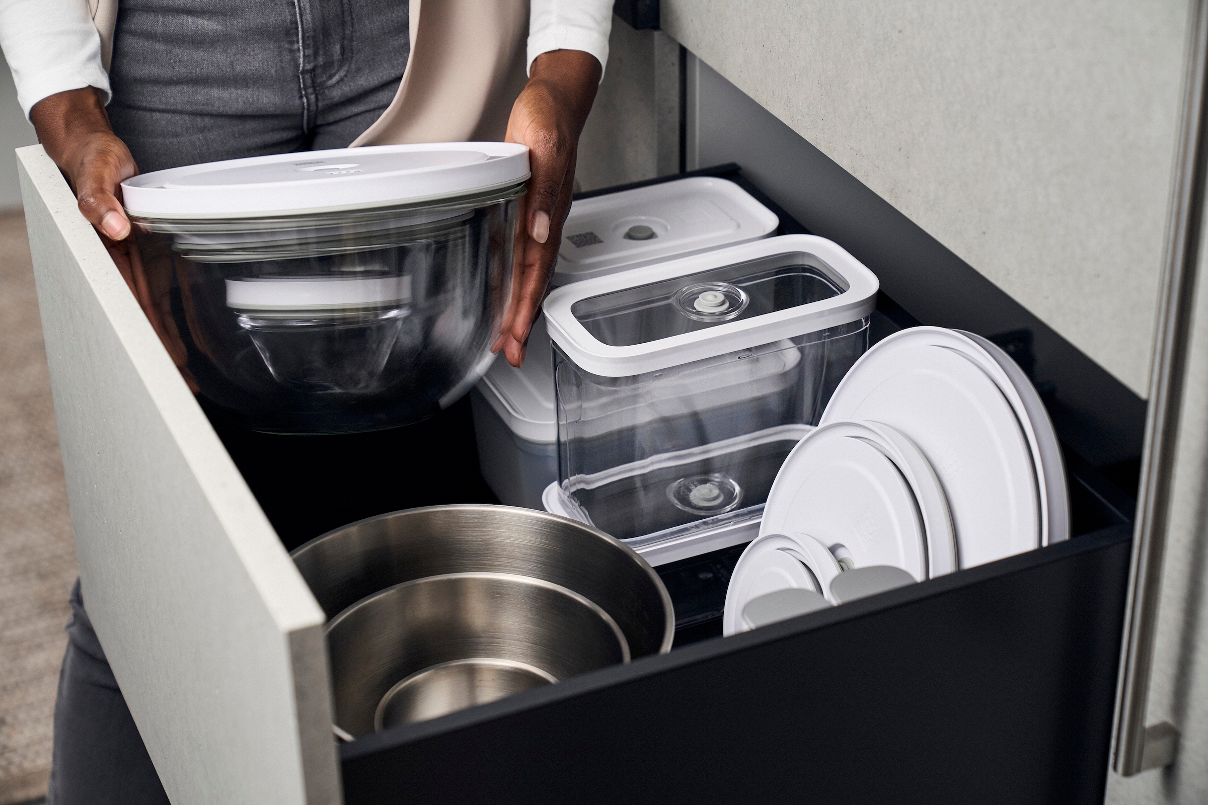Zwilling Aufbewahrungssystem »Fresh & Save BOWLS«, (Set, 9 tlg., 1 Schüssel + Deckel (M / 18 cm), (L / 24 cm), 1 Pumpe, 1 Bbeutel S + M), Vakuum Starter Set, Glas / M/L, 9-tlg.