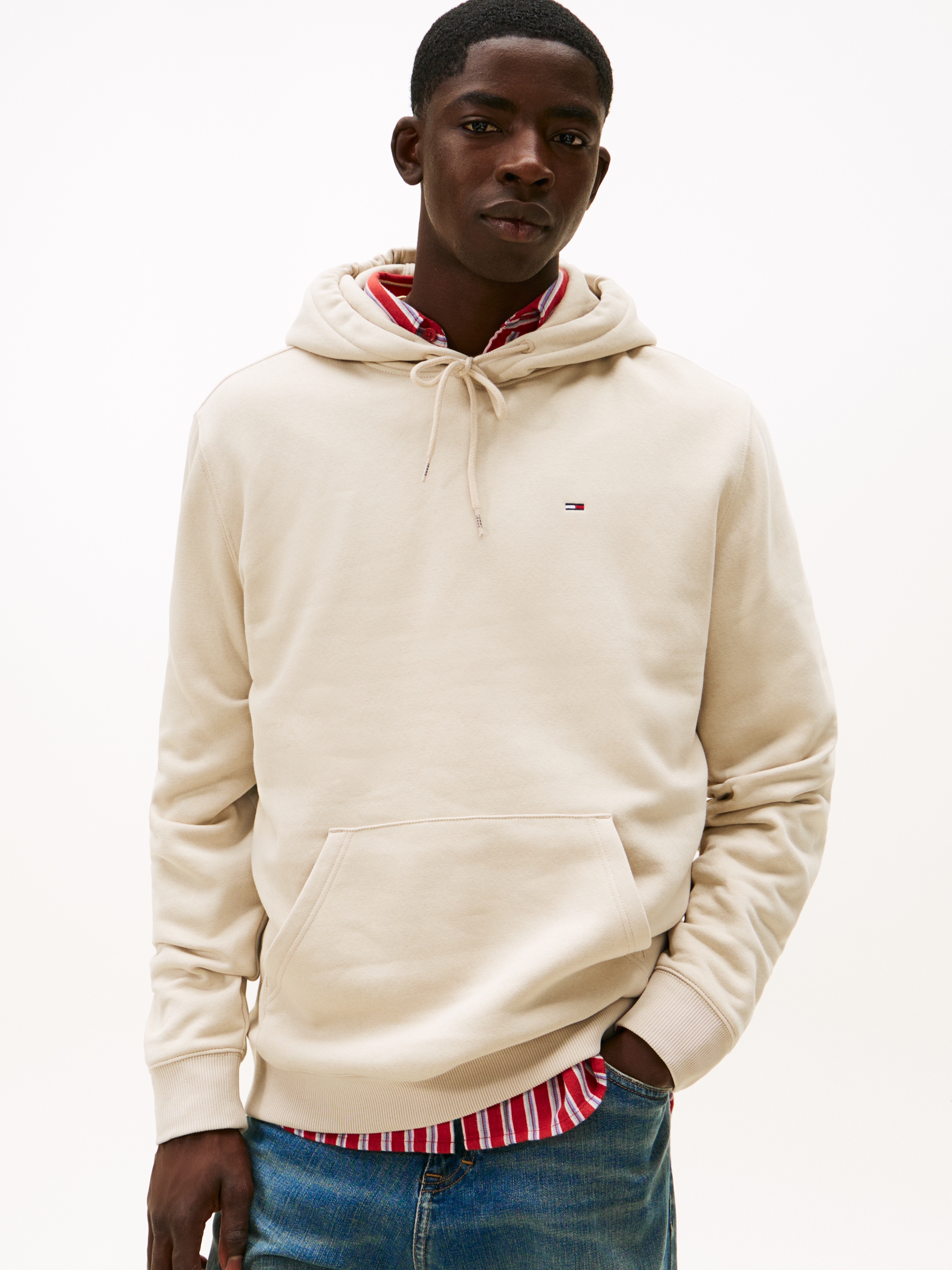 Tommy Jeans Hoodie "TJM REGULAR FLAG", mit bestickten Markenlogo auf Brusth günstig online kaufen