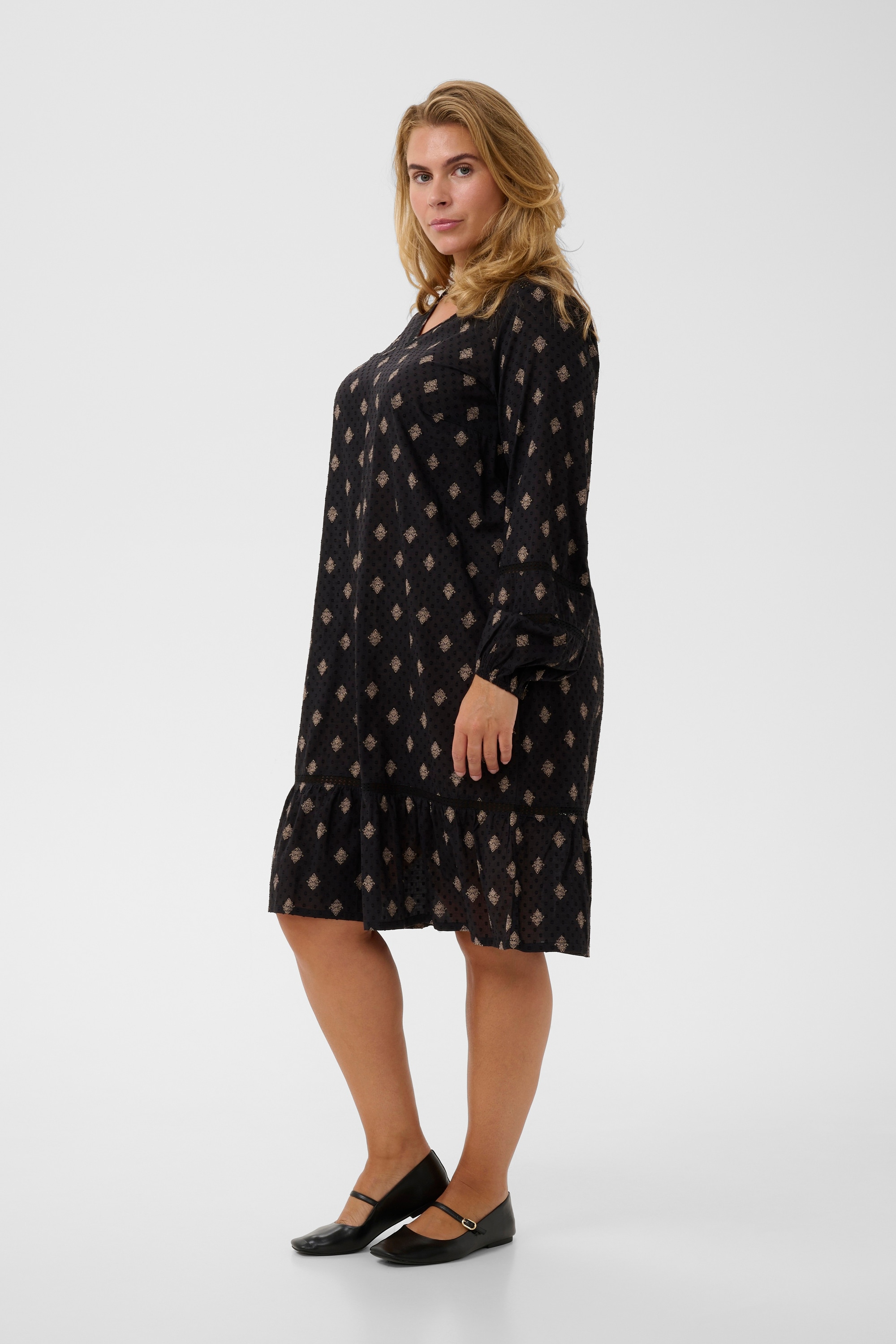 KAFFE Curve Midikleid »KAFFE Curve Kleid KCwily«