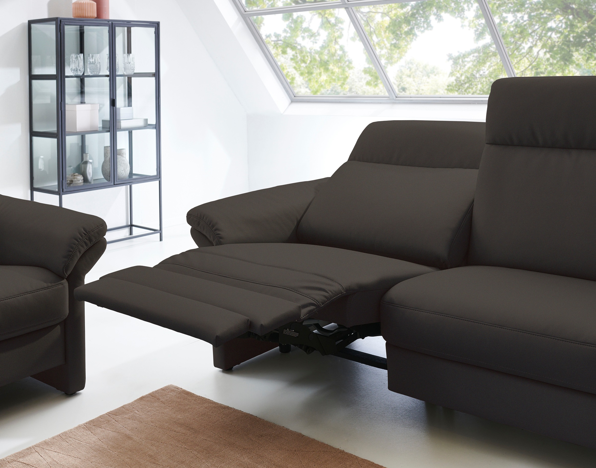 Places of Style 2,5-Sitzer »Senise, Breite 186 cm, Armteilverstellung, Federkern«, wahlweise auch mit Relaxfunktion auf beiden Seiten