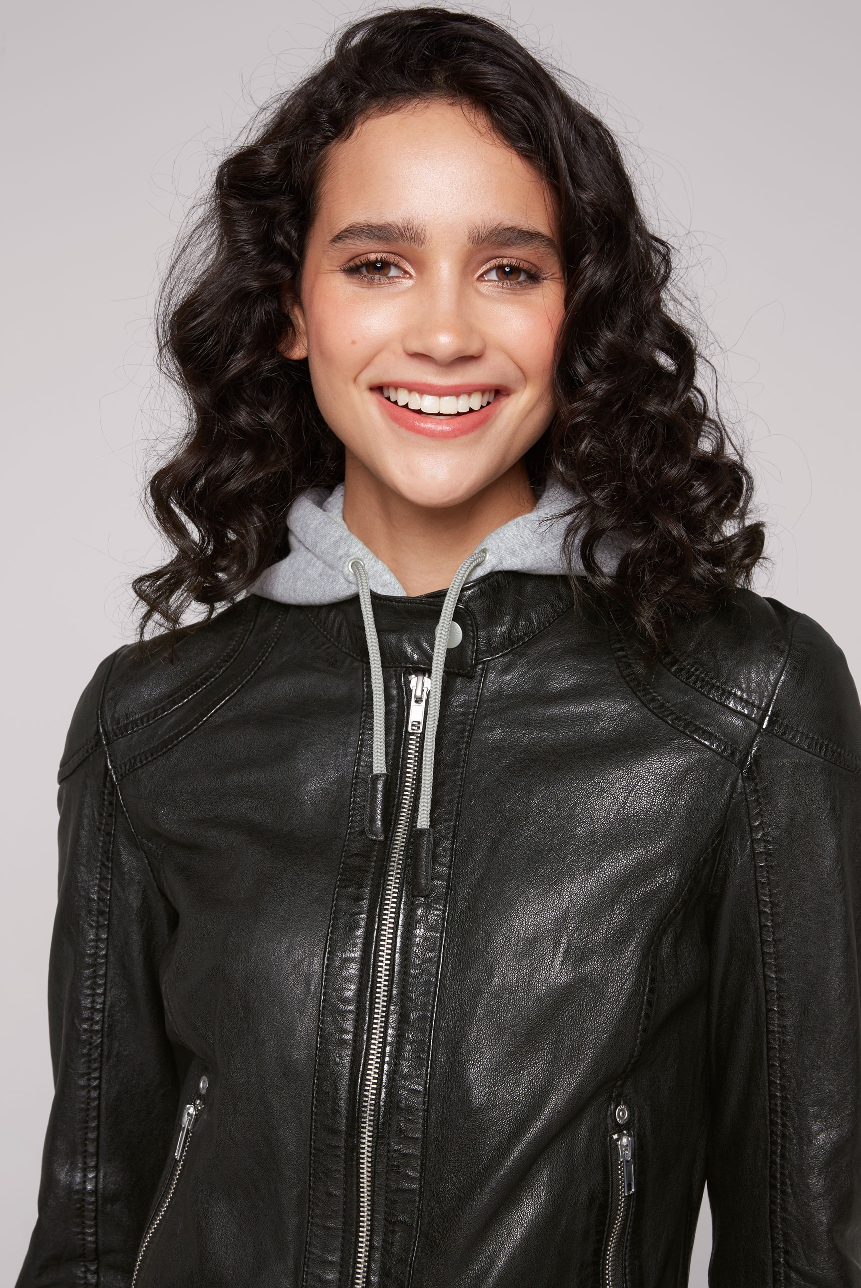 SOCCX Lederjacke, mit Kapuze, mit Druckknopfriegel an den Seiten