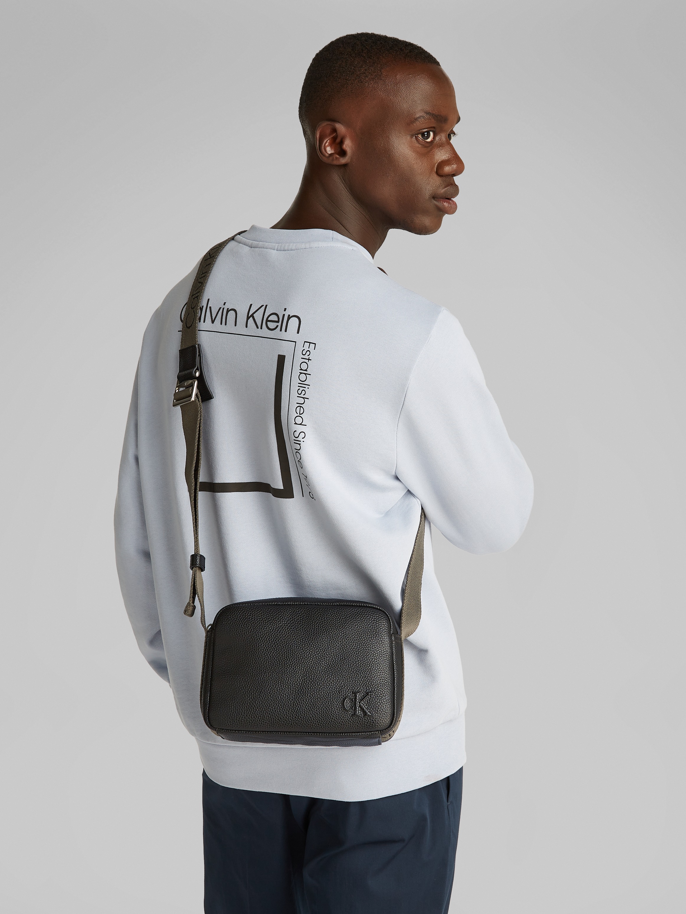 Calvin Klein Jeans Umhängetasche "CARGO CAMERA BAG", kleine Schultertasche, günstig online kaufen