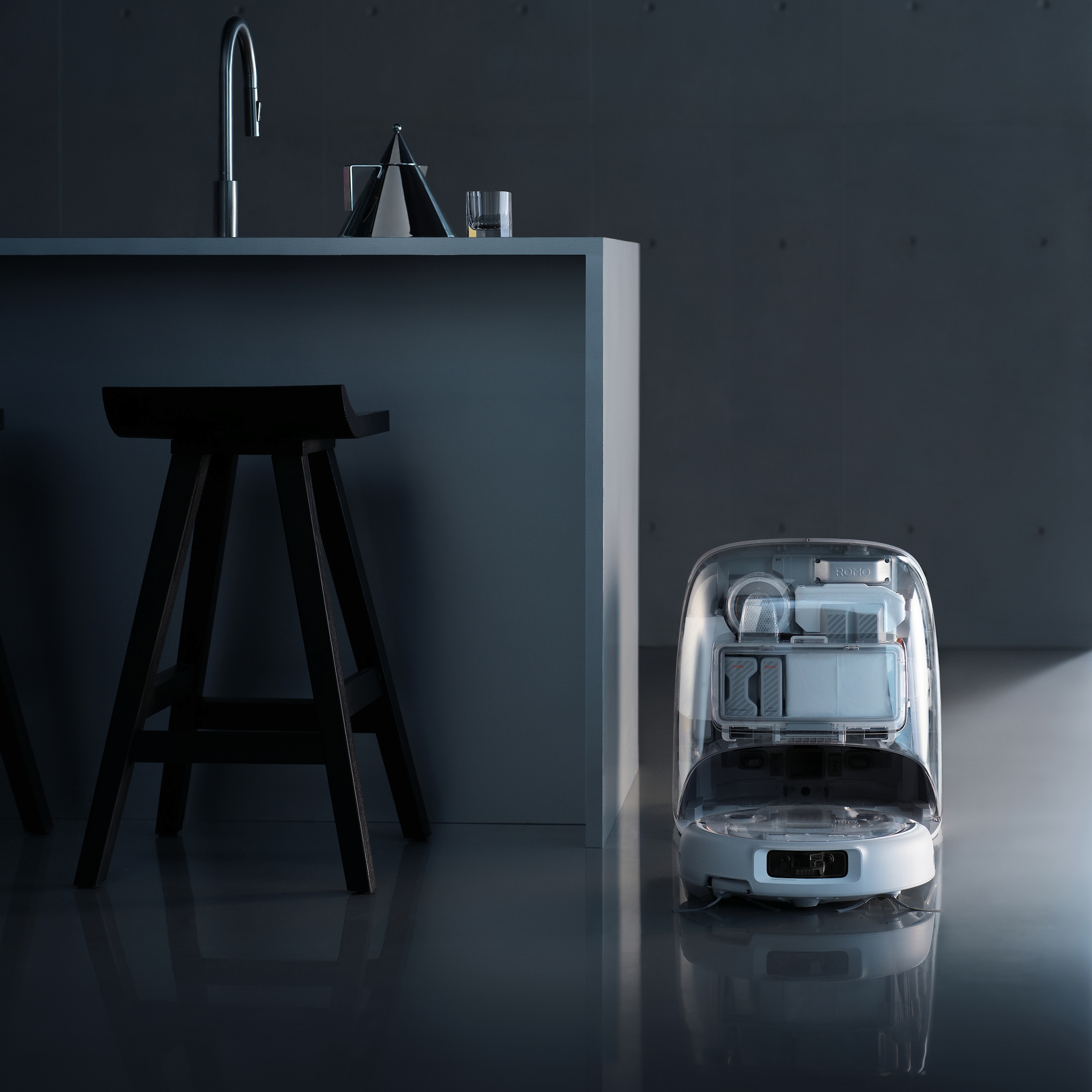 DJI Saugroboter »DJI ROMO P« Transparenter Saugroboter mit Absaugstation und App-Steuerung