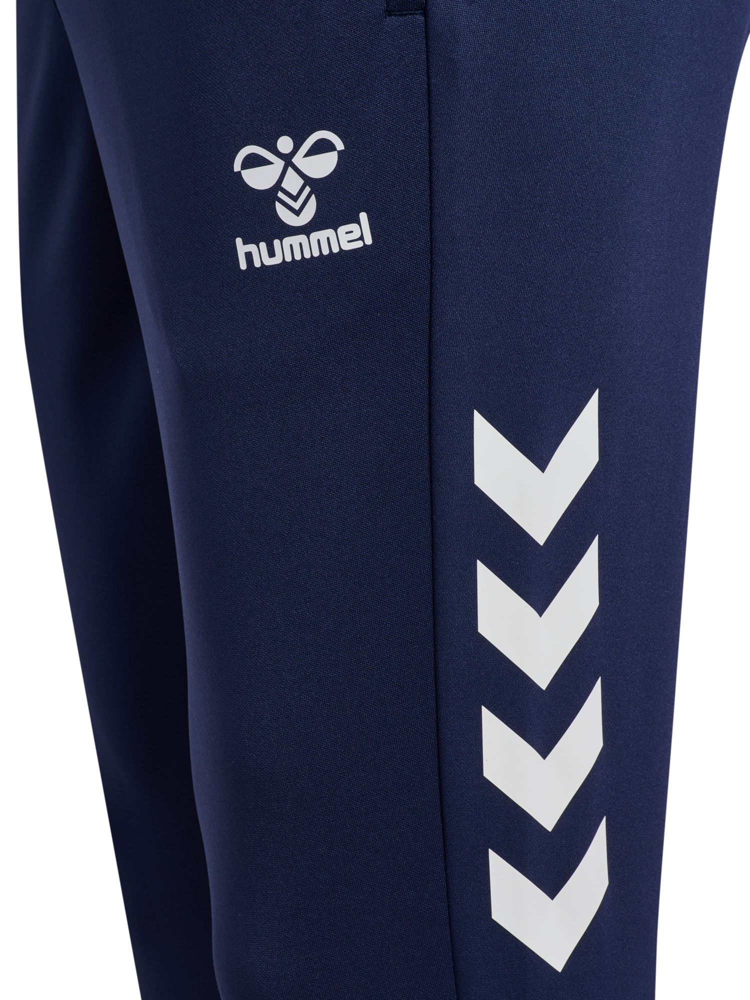 hummel Trainingshose »HMLCORE 2.0 TRAINING PANTS«  sportlicher Stil, aus Polyester, mit Kordelverschluss, weite Passform