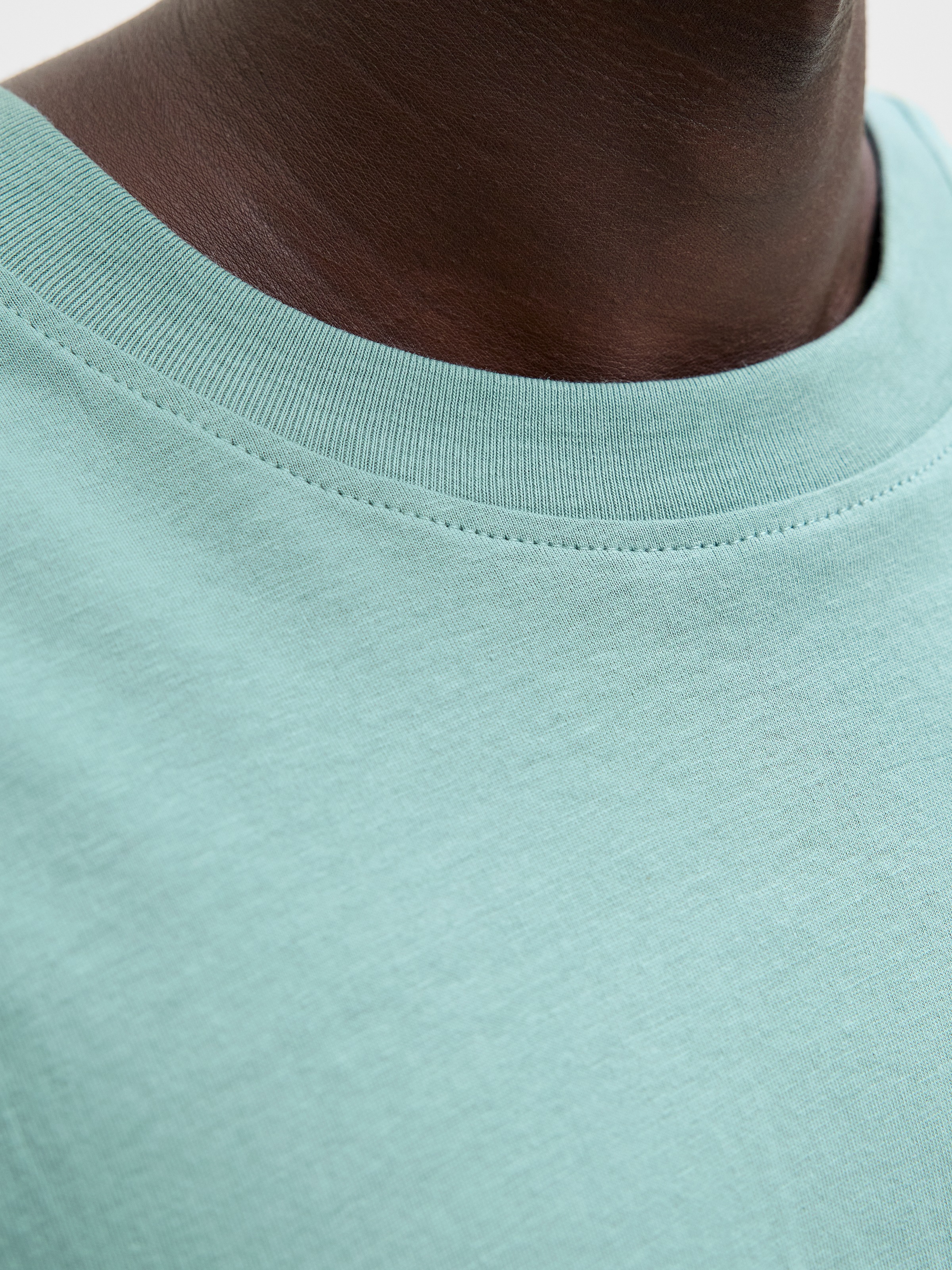 Thumbnail - Jack & Jones Oversize-Shirt "JJEBRADLEY Oversize T-Shirt mit klassischem Rundhalsausschnitt" mit gekämmten Jersey