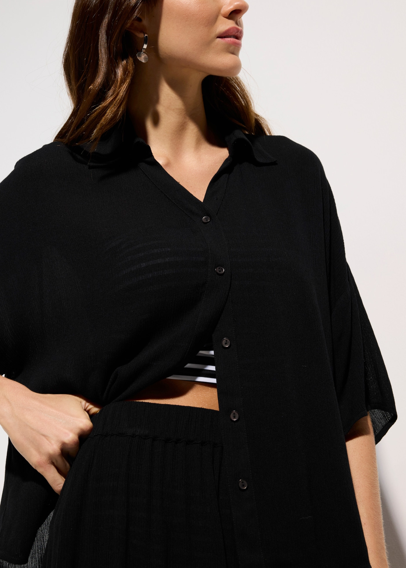 bonprix Kurzarmbluse luftige Kurzarmbluse, Oversize-Passform, mit Hemdblusenkragen