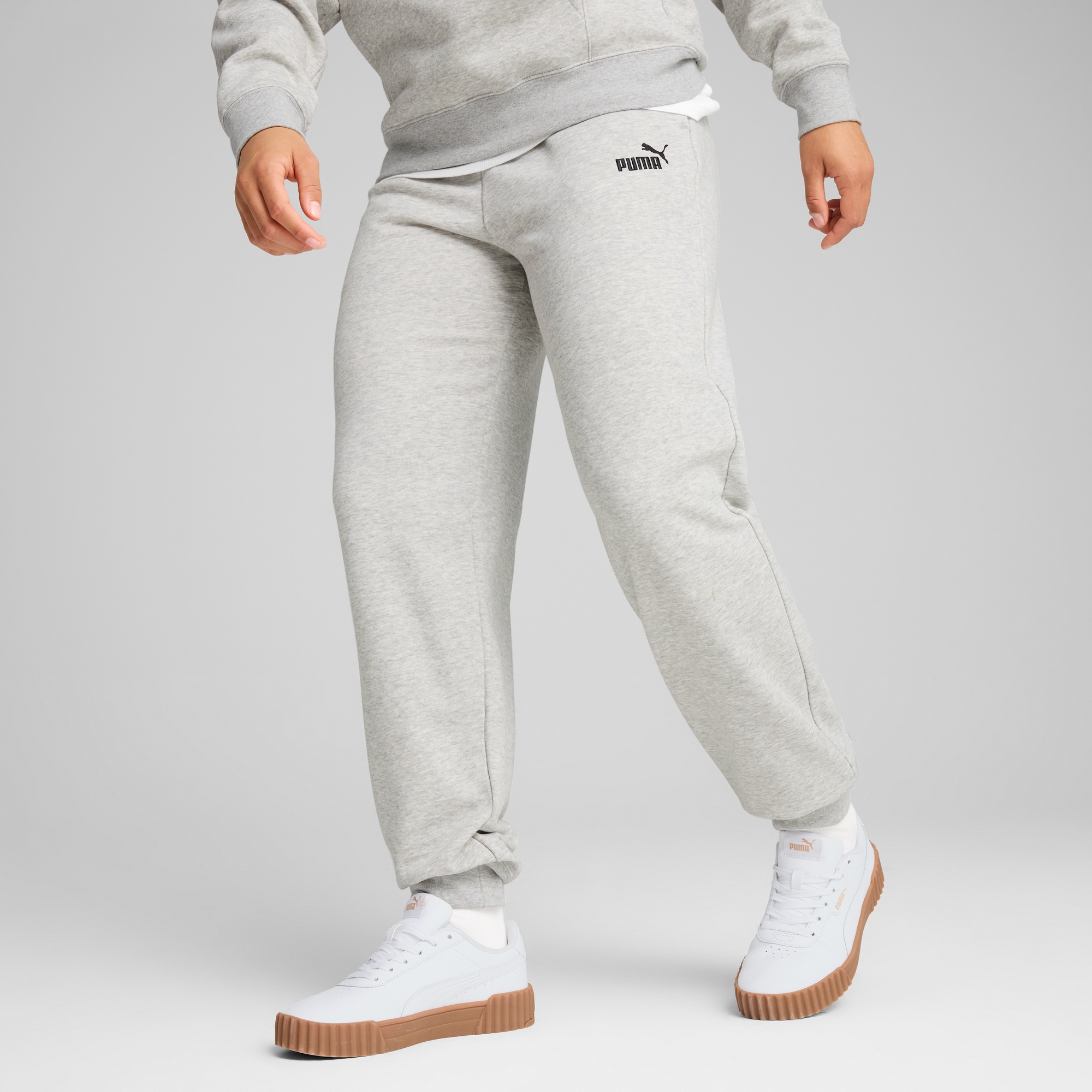 PUMA Trainingshose "ESS SMALL NO 1 LOGO STANDARD HIGH-WAIST SWEATPANTS TR CL" aus French Terry, mit Eingrifftasche, sportliche Silhouette