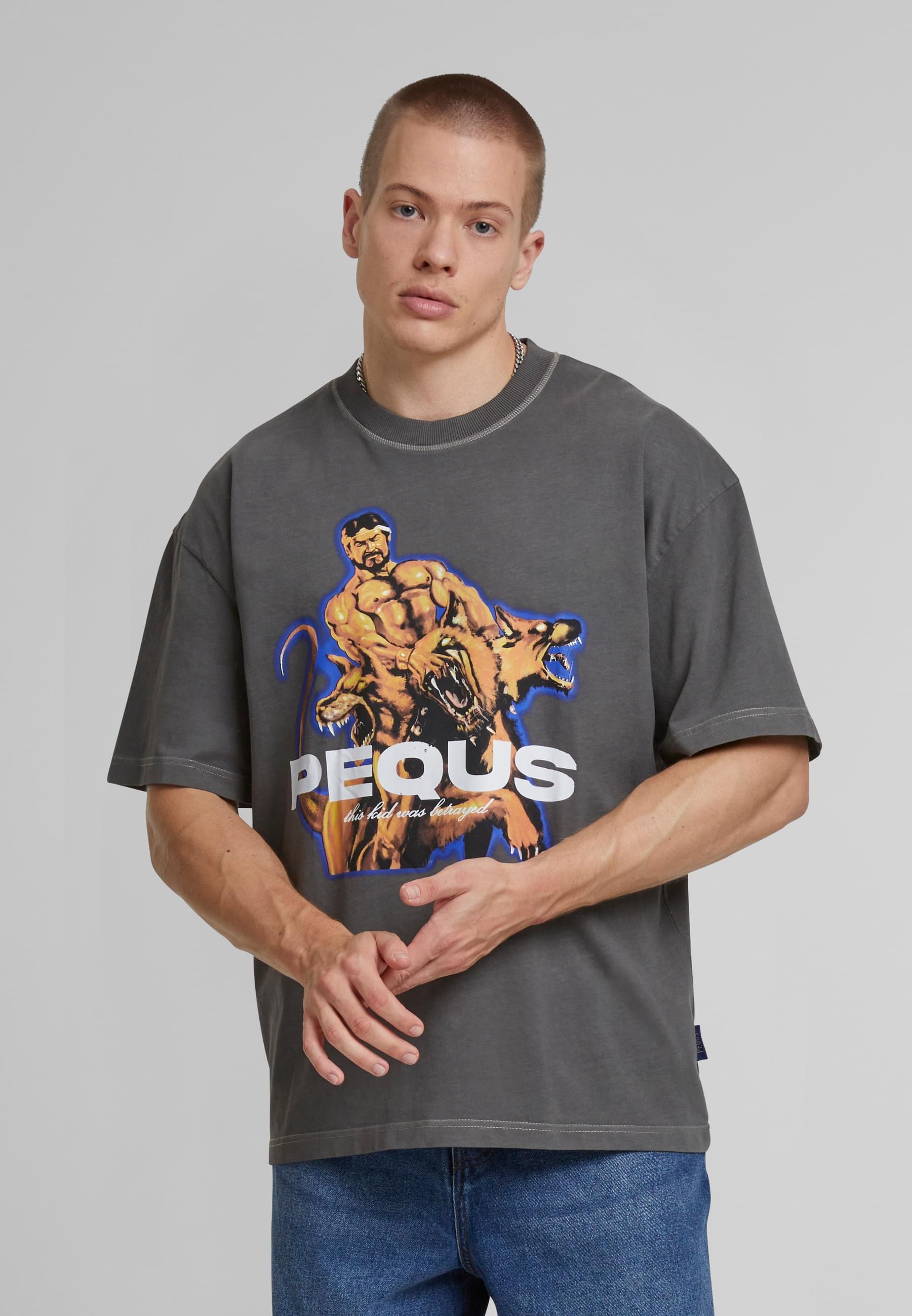 Thumbnail - PEQUS T-Shirt "PEQUS PEQUS This kid was betrayed T-Shirt" 1 Stk.