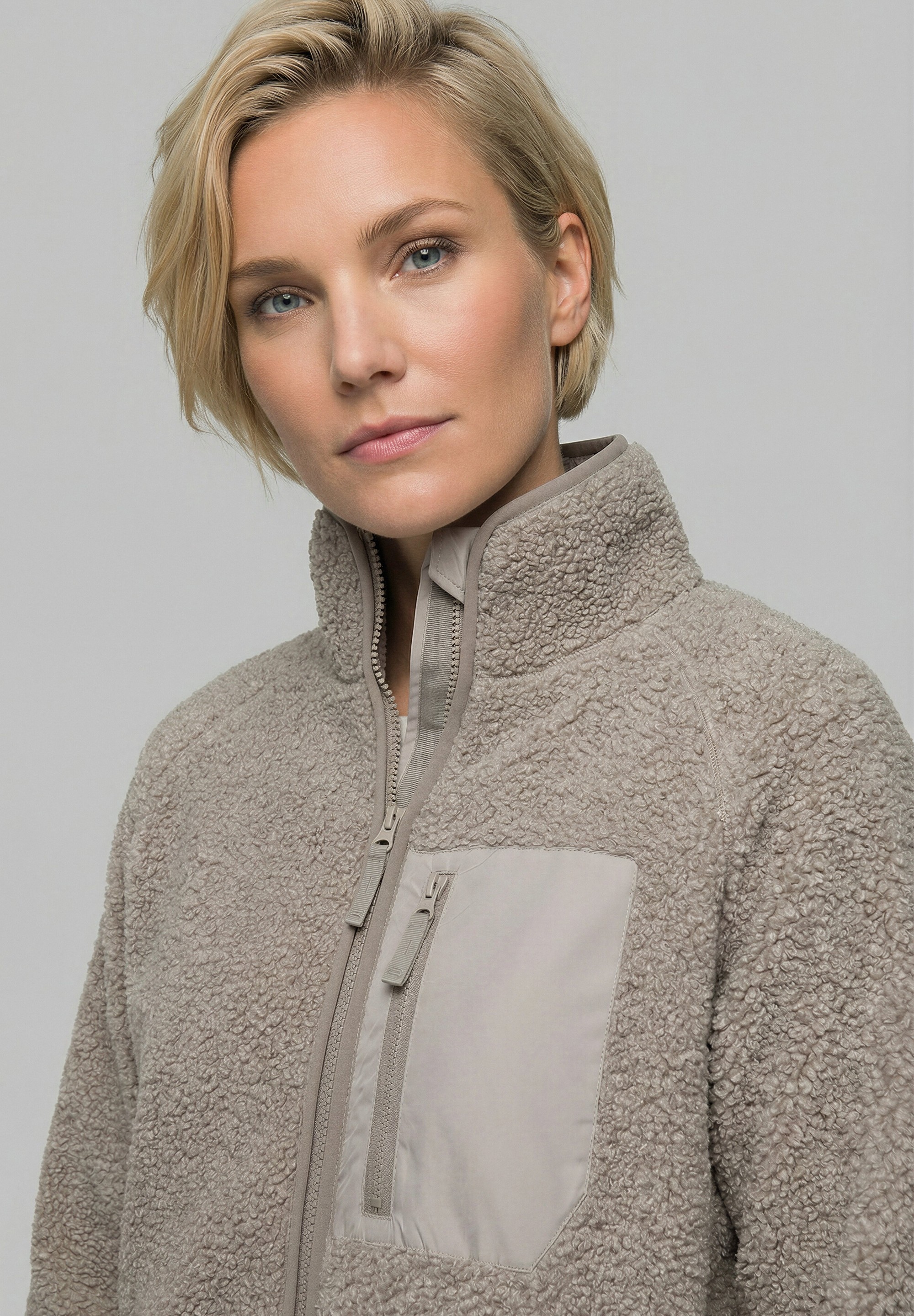 Derbe Fleecejacke »Kuschelby Long« ohne Kapuze Fleecejacke, lang, glitzernd, warm