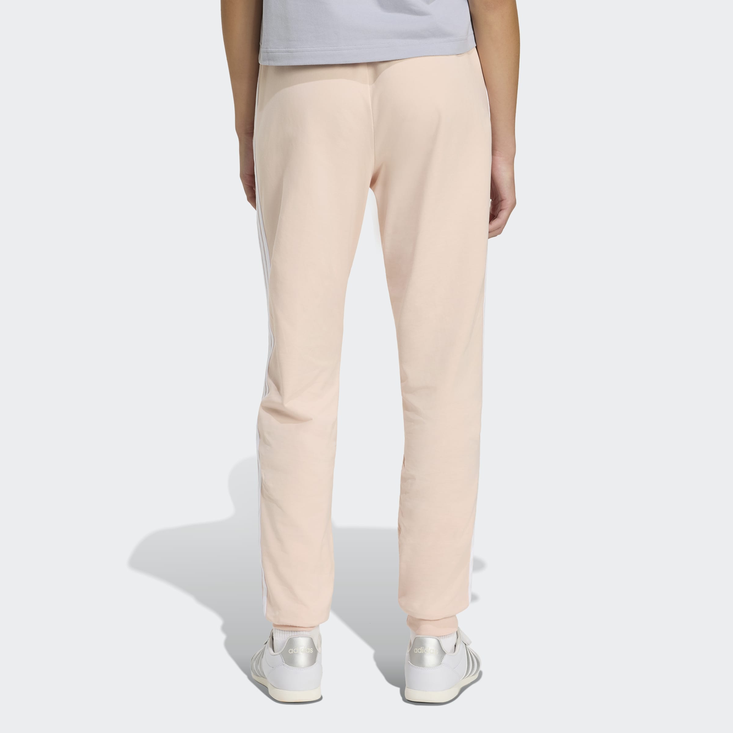 adidas Sportswear Sporthose »W 3S SJ JOGGER«  Lässig geschnitten, hoher Bund, schmal zulaufende Beinform