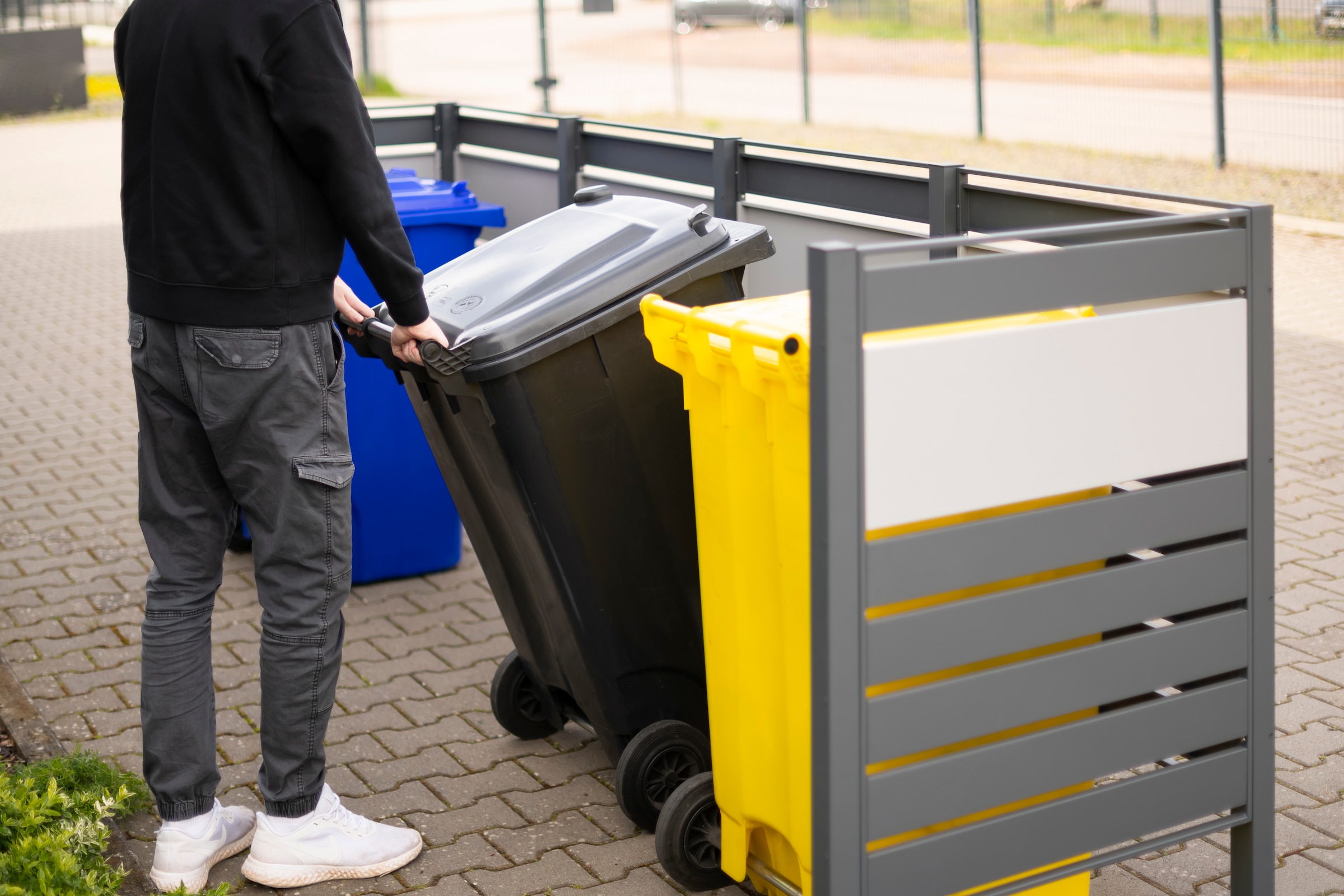WESTMANN Mülltonnenbox »Planum«, Platz für 4 Mülltonnen je 240 L