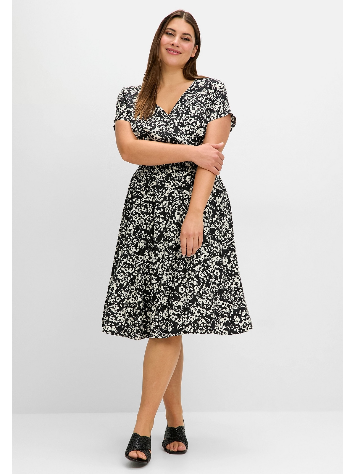 Sheego Sommerkleid "Große Größen", mit Smokbund und weitem Rock günstig online kaufen