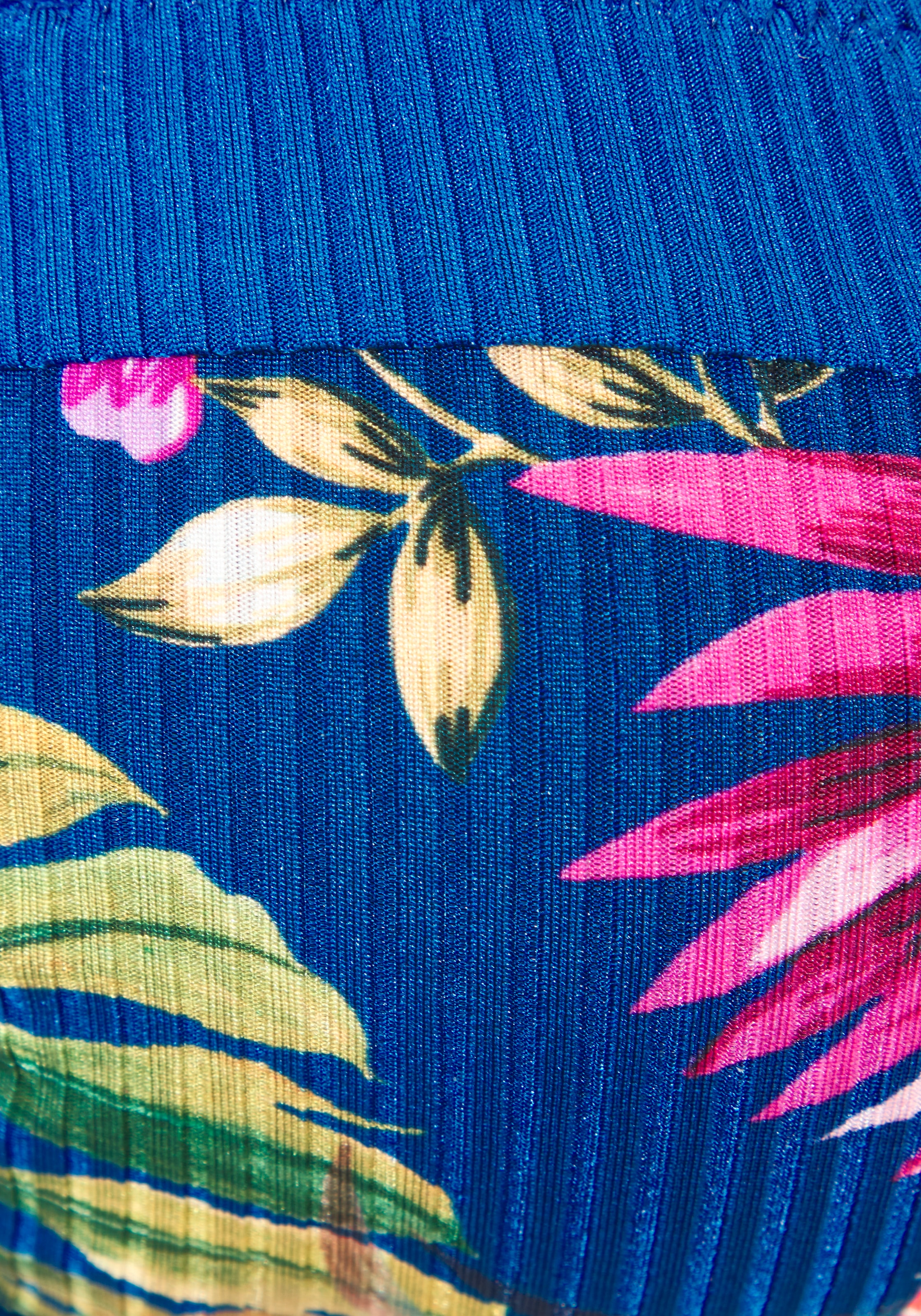 LASCANA Balconette-Bikini-Top »Meeri« aus leicht glänzender Rippware