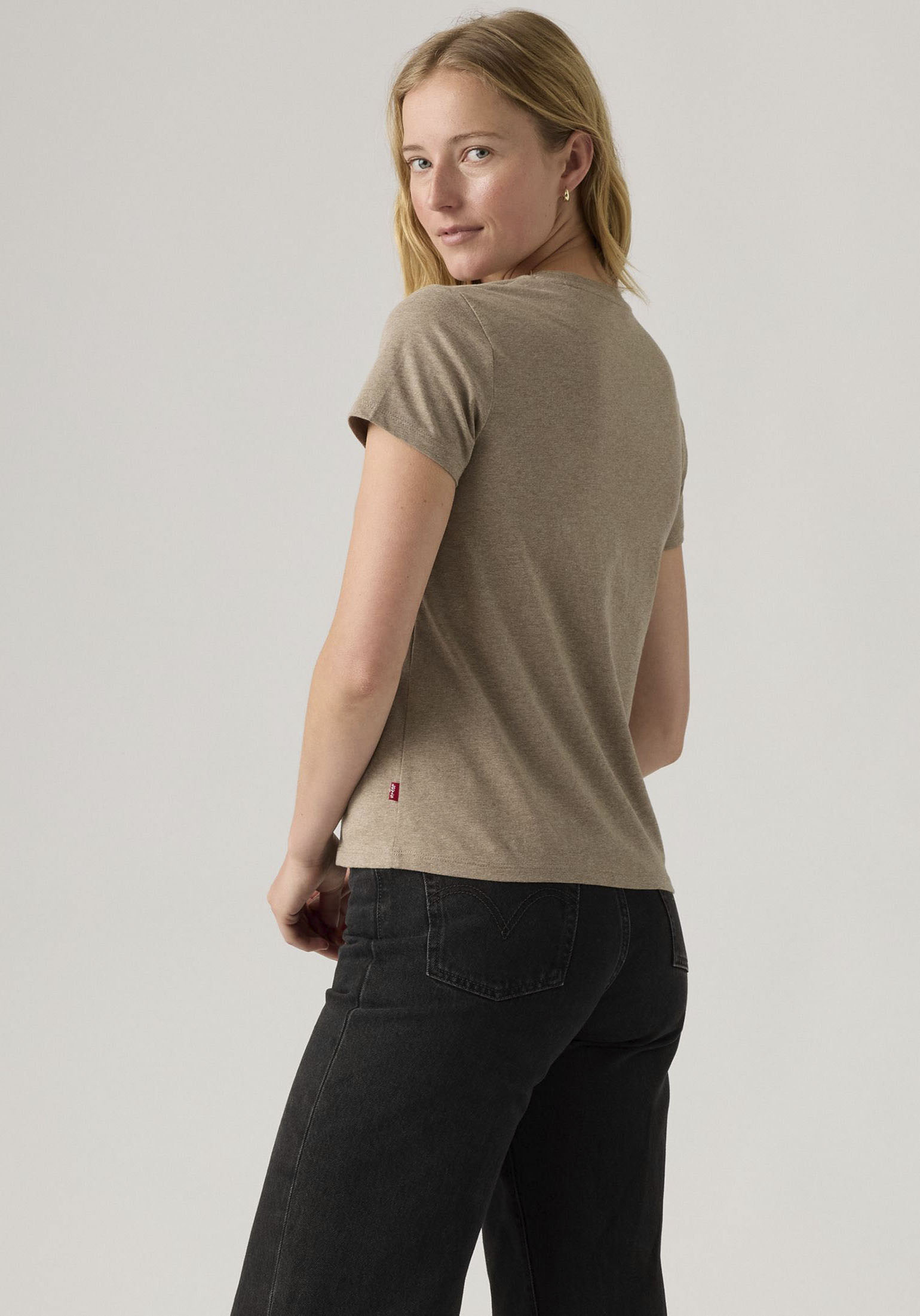 Thumbnail - Levis T-Shirt "THE PERFECT TEE" mit Batwing-Logoprint