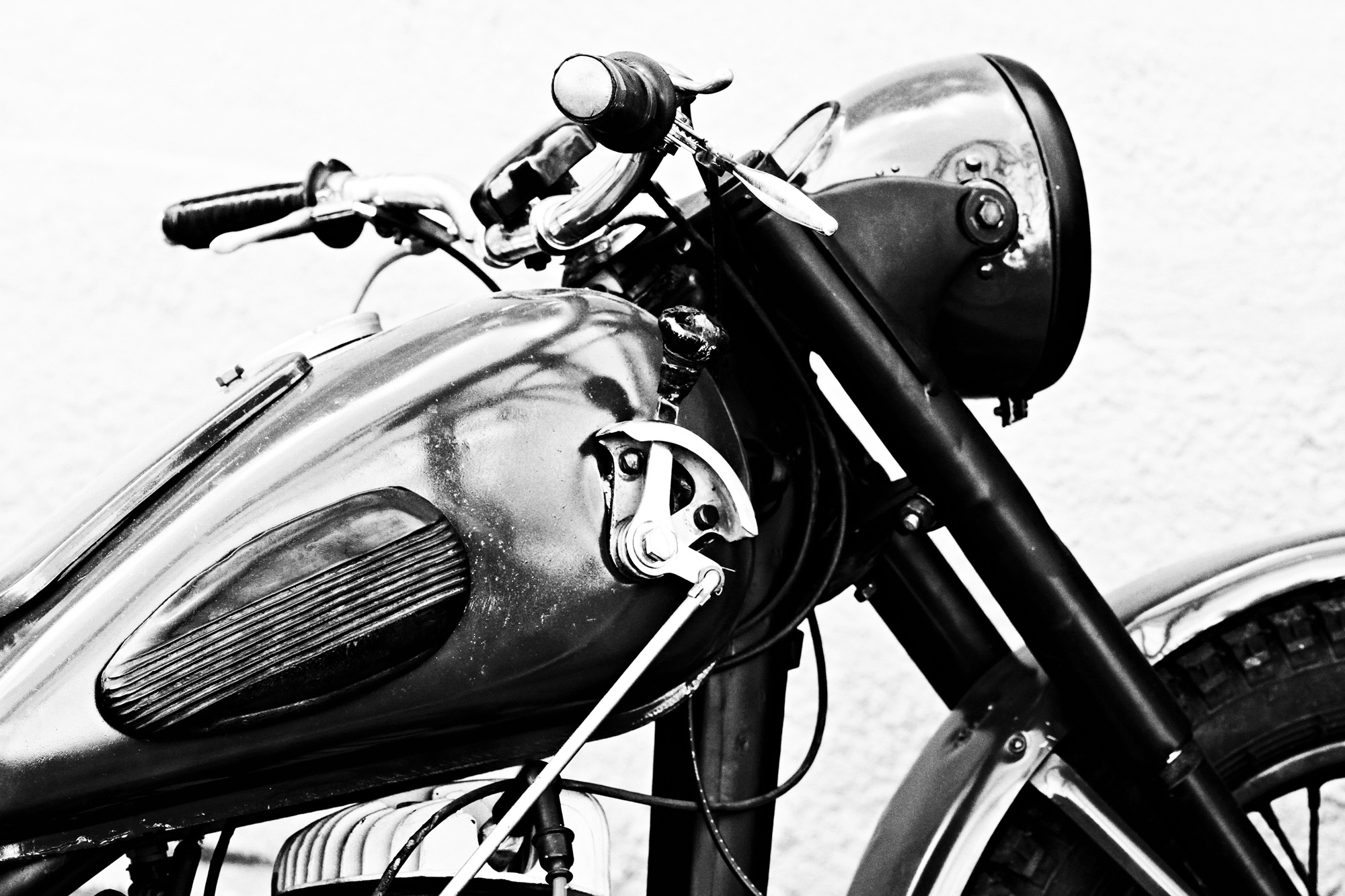 queence Leinwandbild "The Motorcycle" Motorräder  Schwarz-Weiß 1 Stk. tlg. günstig online kaufen