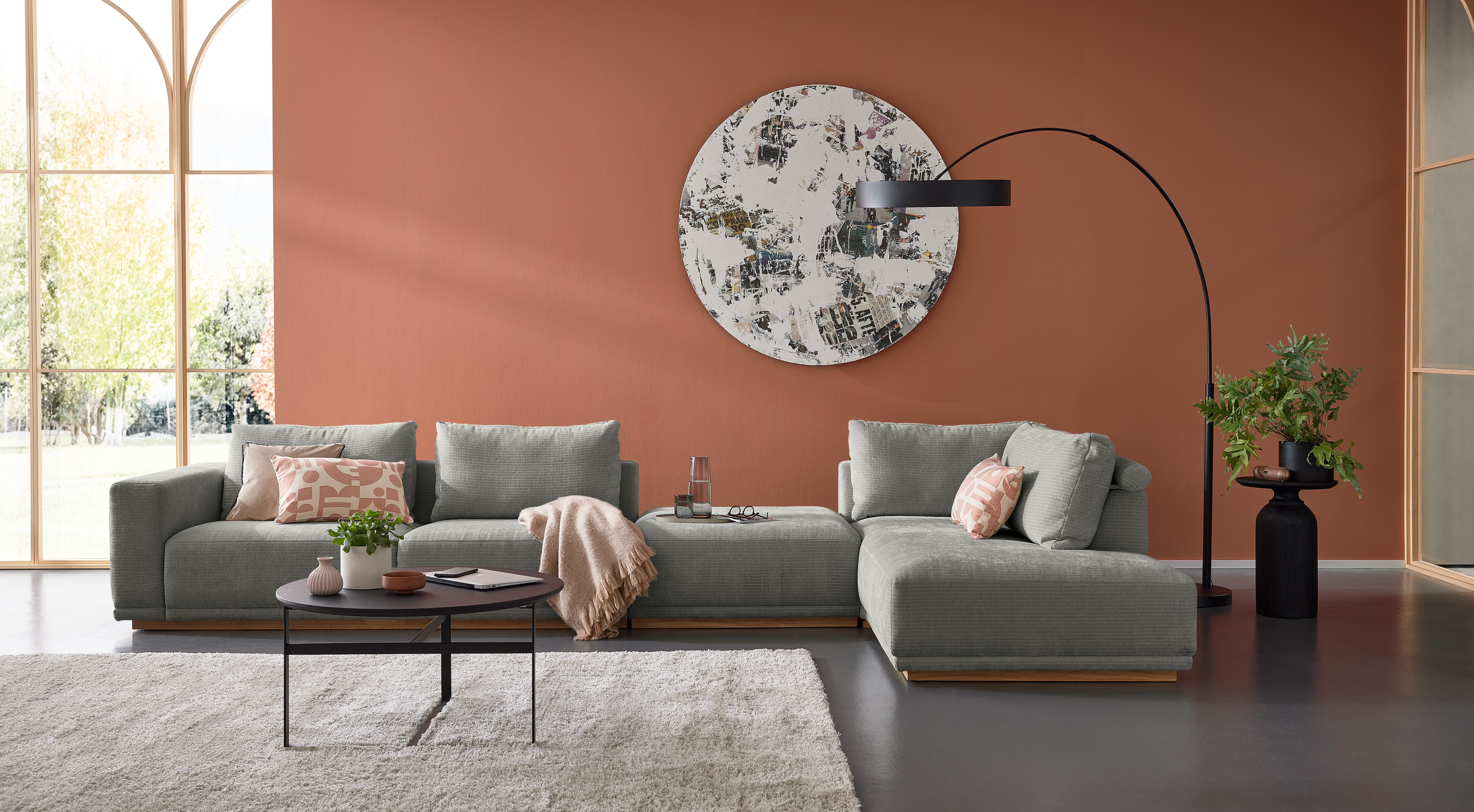 Musterring Wohnlandschaft "JustB PM200 bequem, wahlw. Sitzvorzug, Breite 395cm, Holzsockel" Anreihsofa Armlehne links, Eckteil rechts und Hocker. Ohne Sitzvorzug