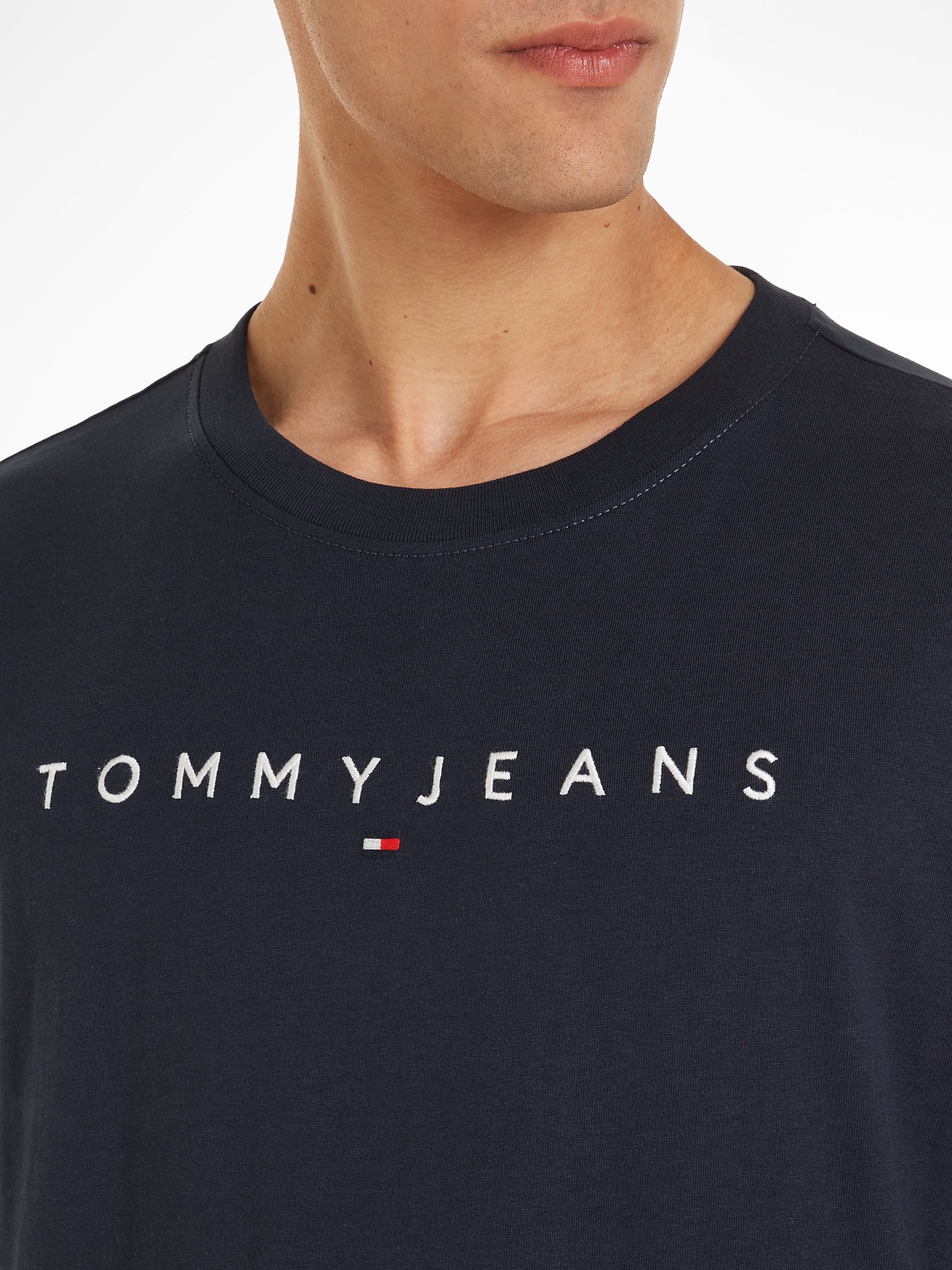 Tommy Jeans T-Shirt »TJM REG LINEAR LOGO TEE EXT«, mit Markenlabel