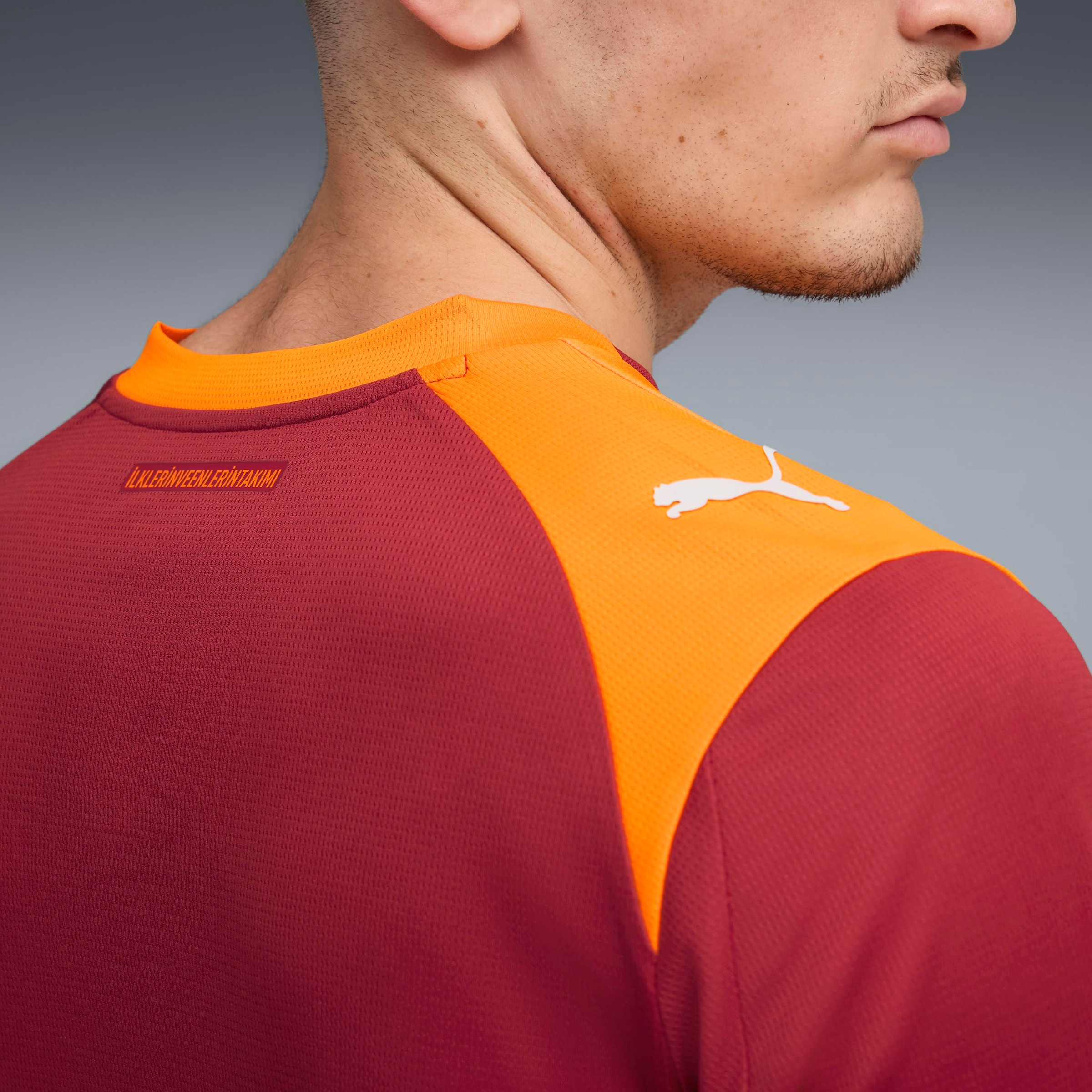 PUMA Fußballtrikot »GSK HOME JERSEY REPLICA W/O SPONSOR WITH STAR« Heimtrikot Galatasaray Istanbul 2025/2026